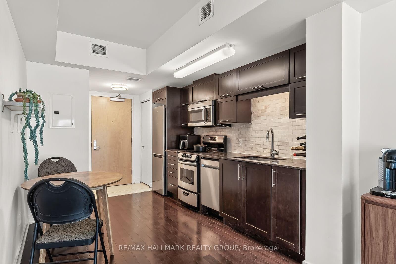 40 Nepean Street, Unit 1204 thumbnail 11