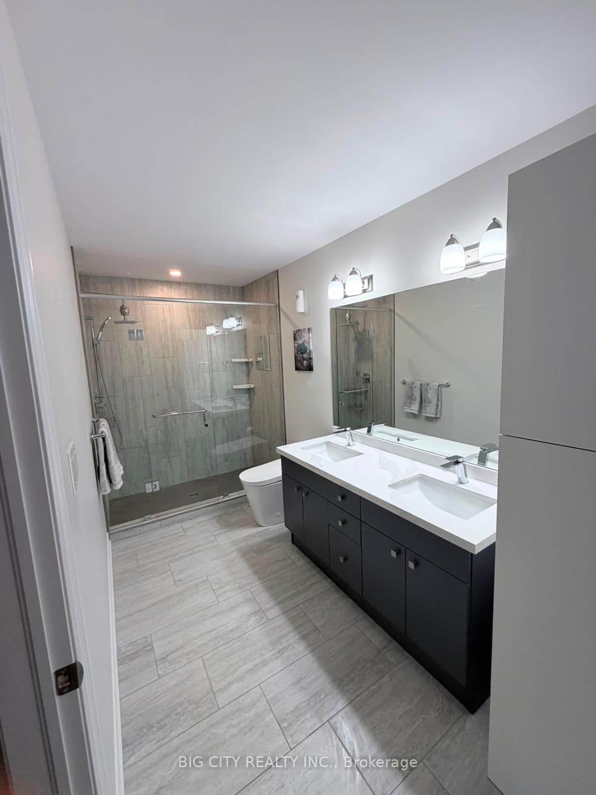 45 Dorchester Boulevard, Unit 23 thumbnail 3