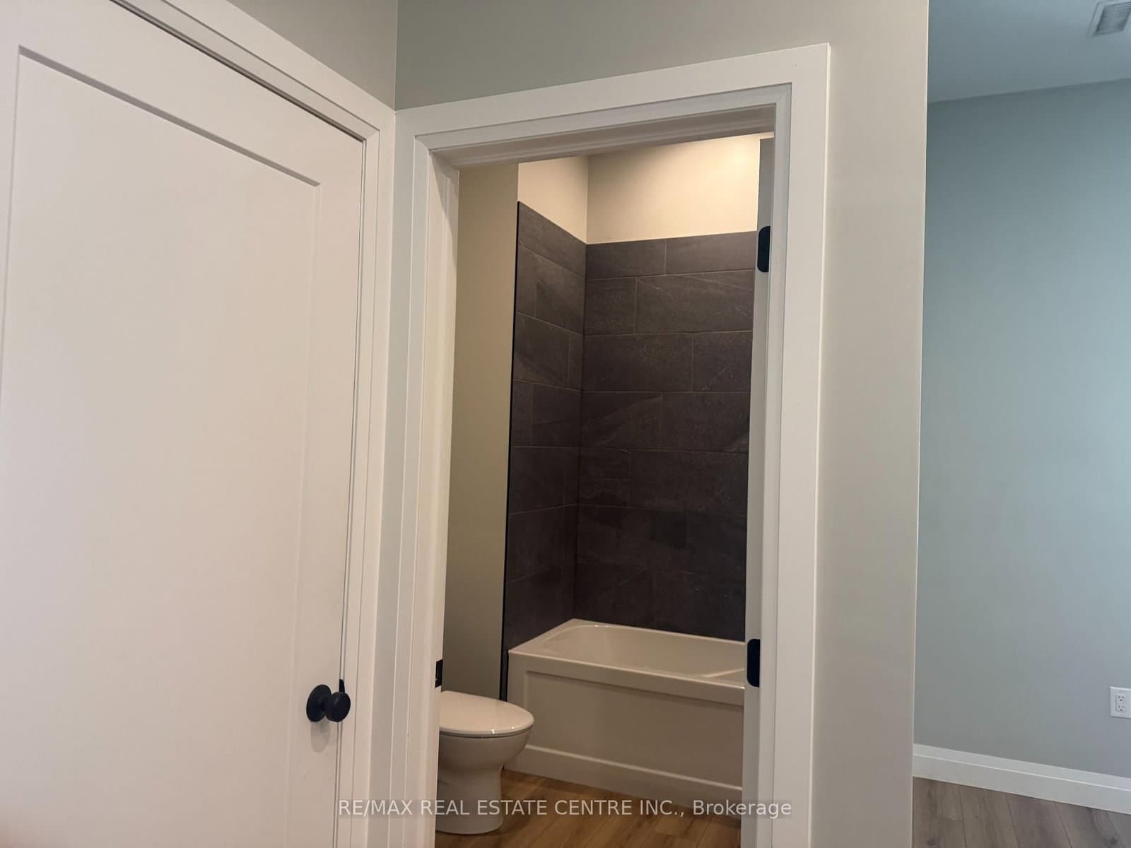 8 Main Street S, Unit 4 thumbnail 9