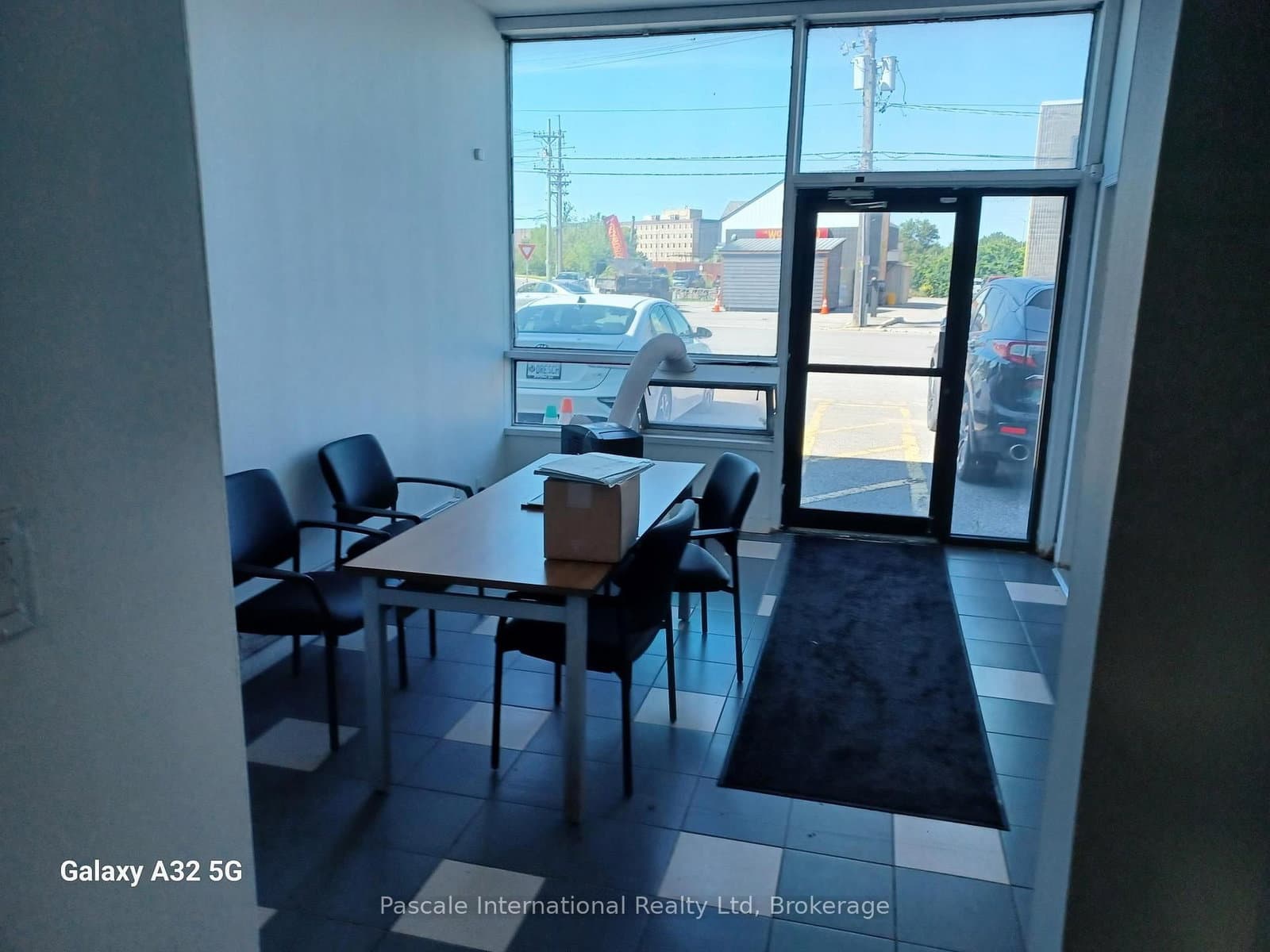 925 Clyde Avenue thumbnail 12