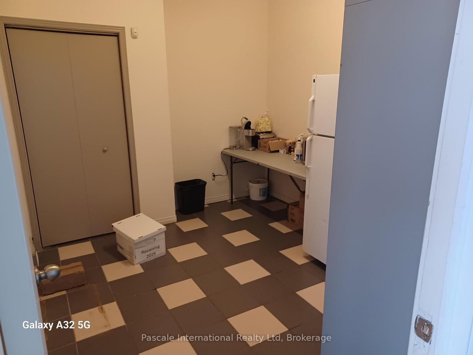 925 Clyde Avenue thumbnail 13