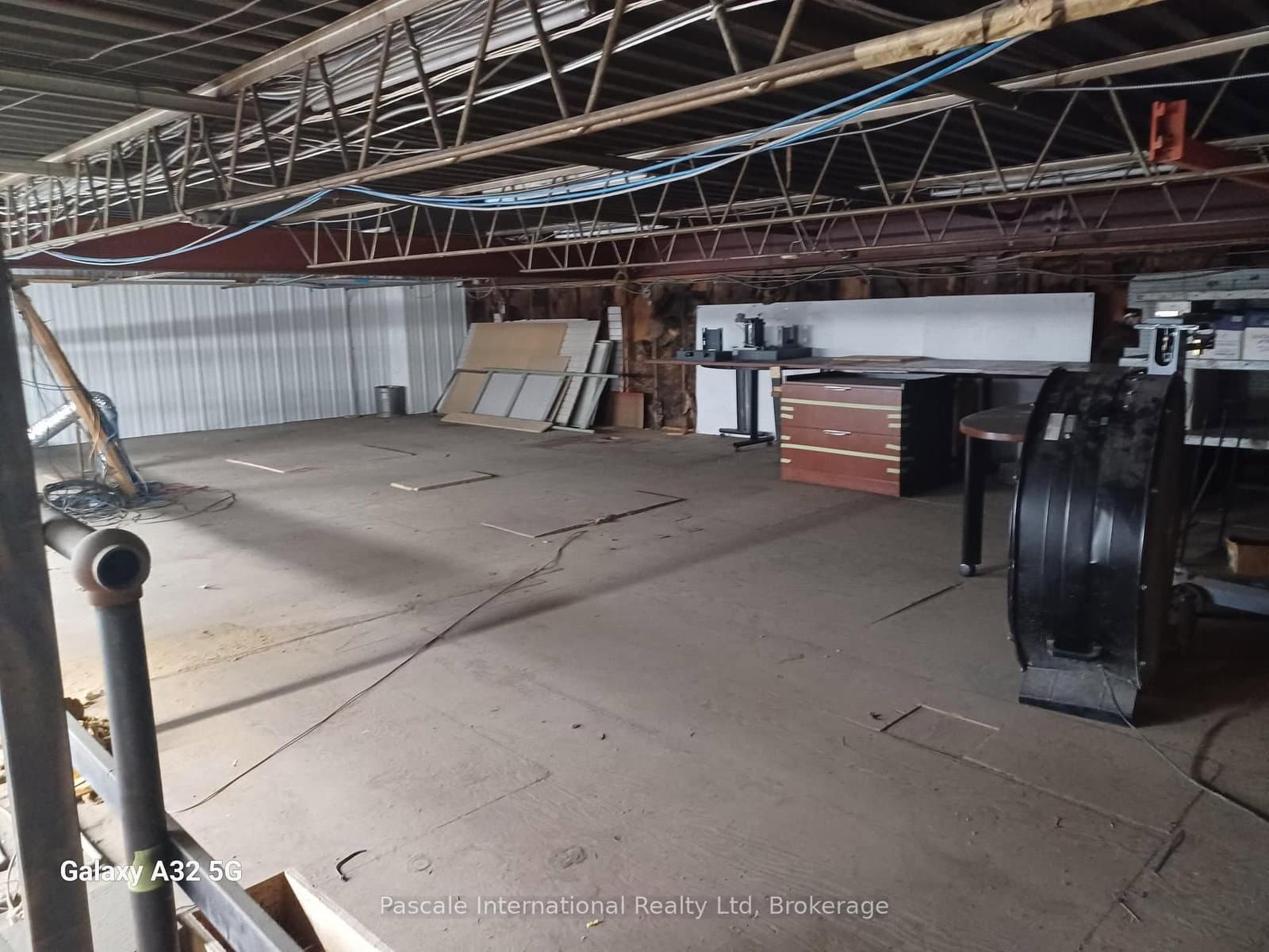 925 Clyde Avenue thumbnail 21