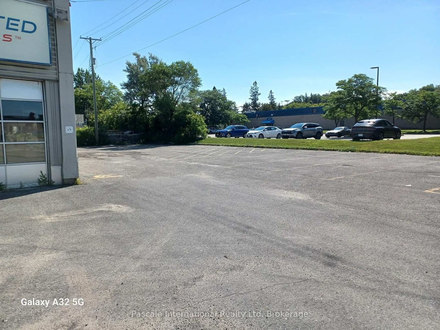 925 Clyde Avenue thumbnail 3