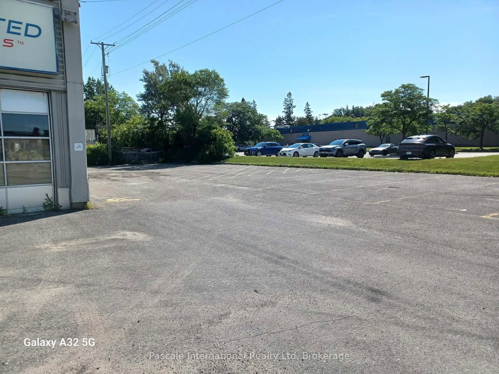 925 Clyde Avenue thumbnail 4