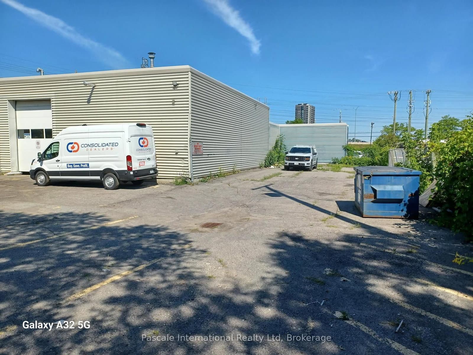 925 Clyde Avenue thumbnail 6