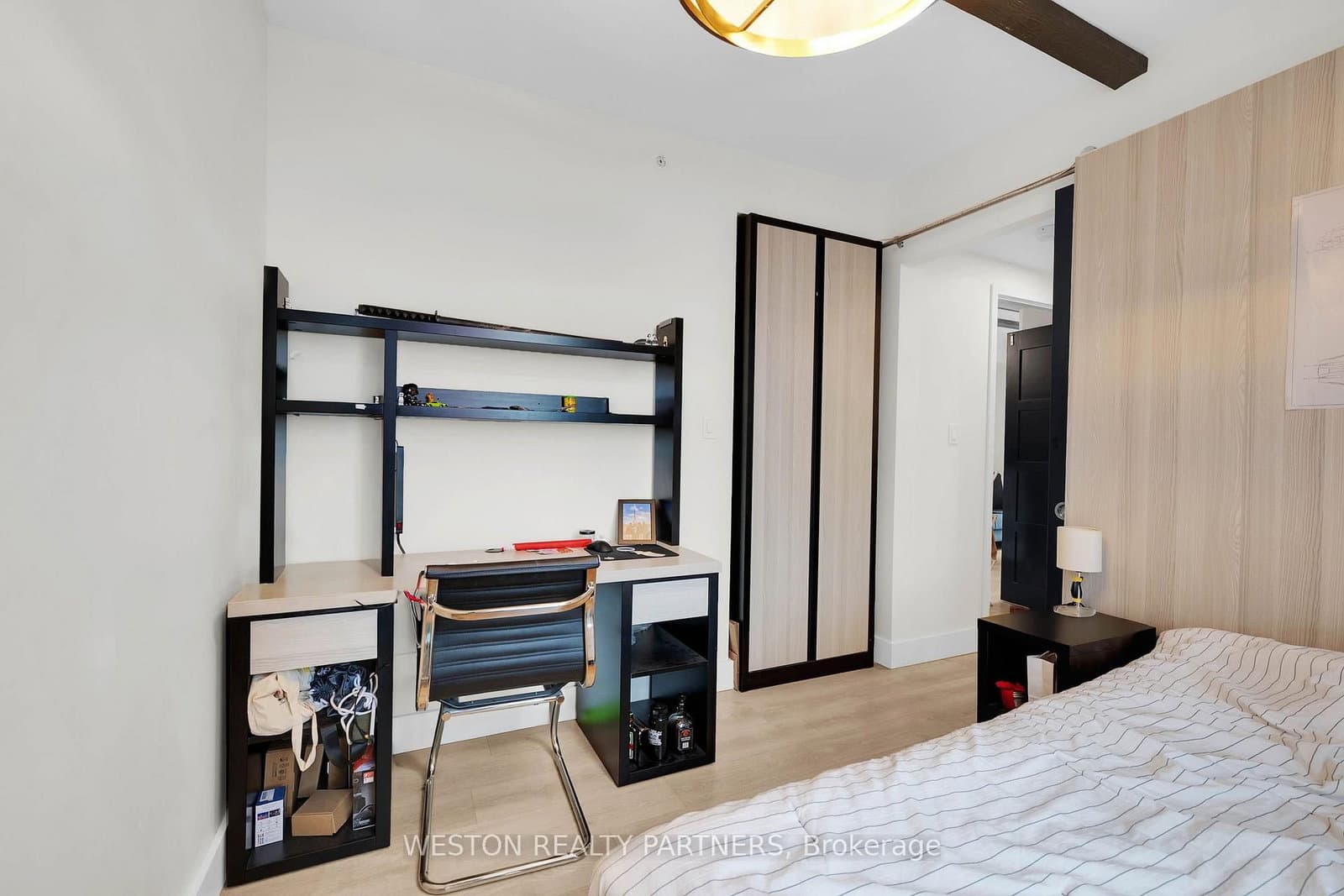 145 Columbia Street W, Unit 1134 thumbnail 13