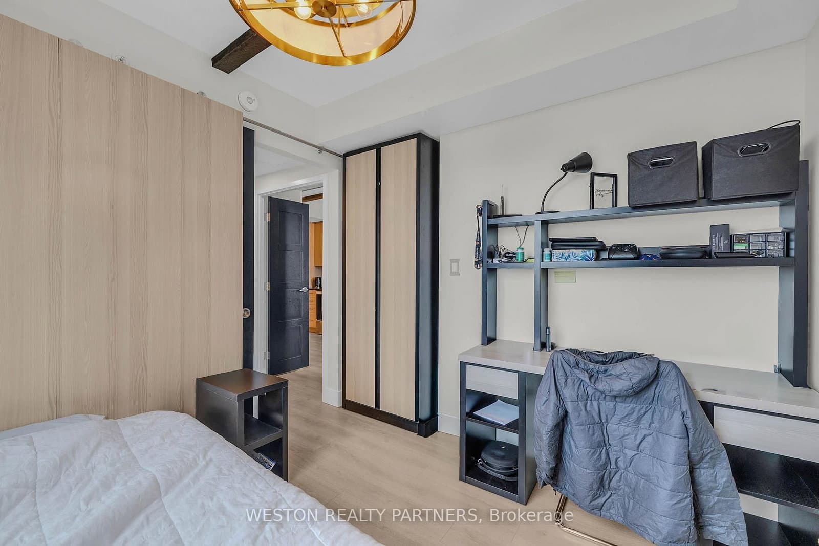 145 Columbia Street W, Unit 1134 thumbnail 15