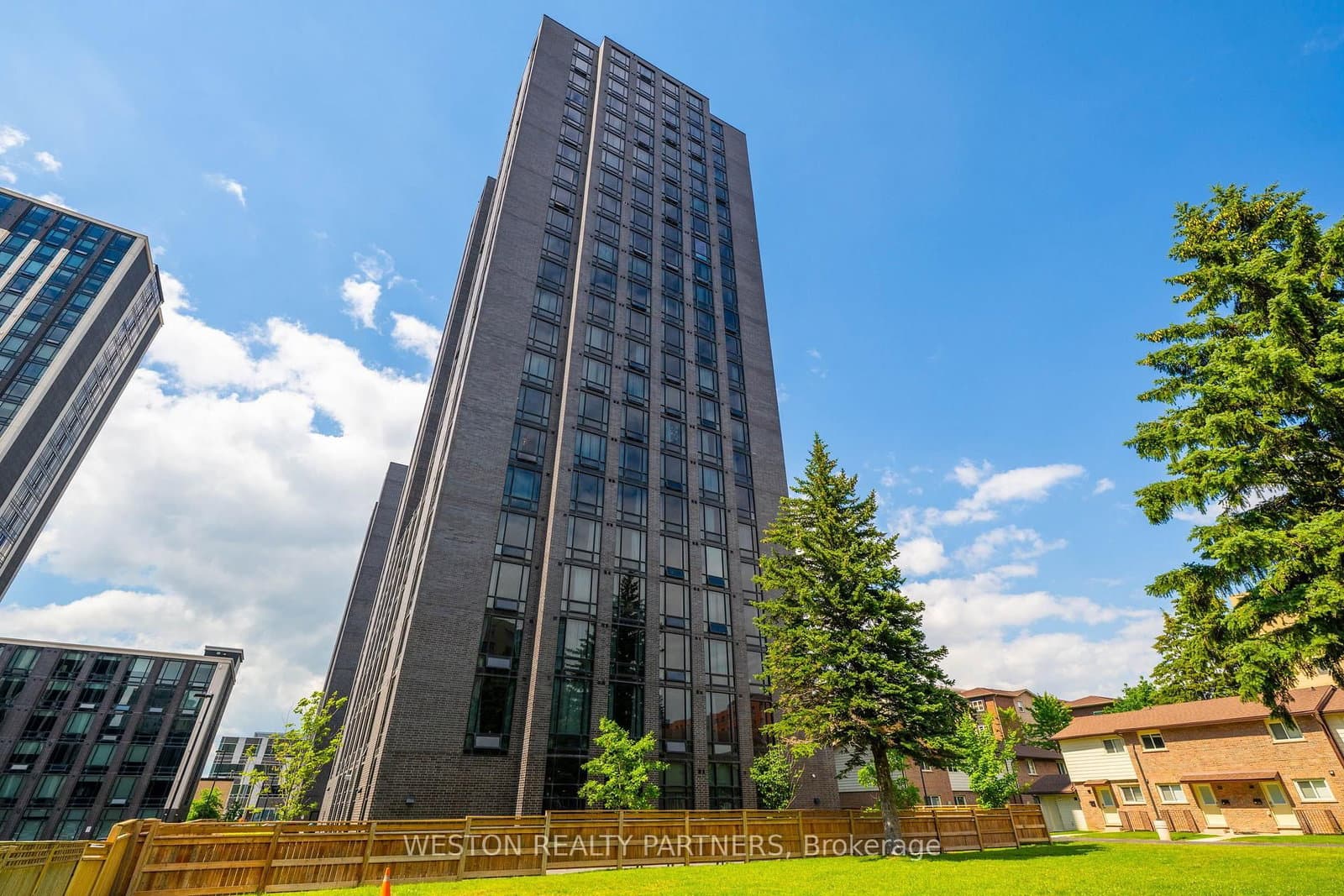 145 Columbia Street W, Unit 1134 thumbnail 2