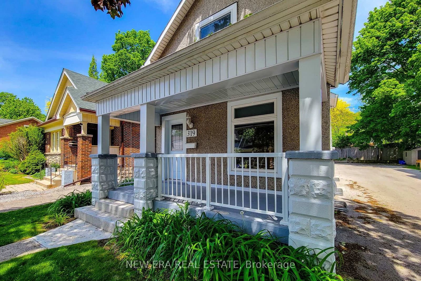 319 King Street W thumbnail 13