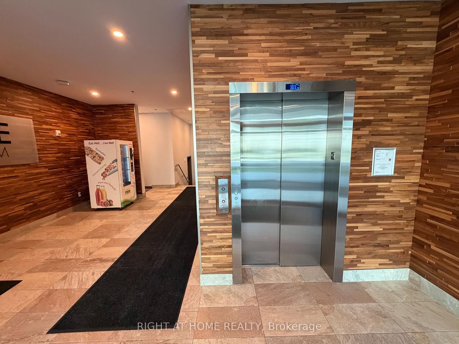 250 Albert Street, Unit 713 thumbnail 19