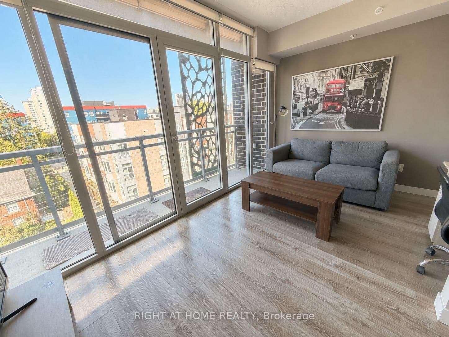 250 Albert Street, Unit 713 thumbnail 3