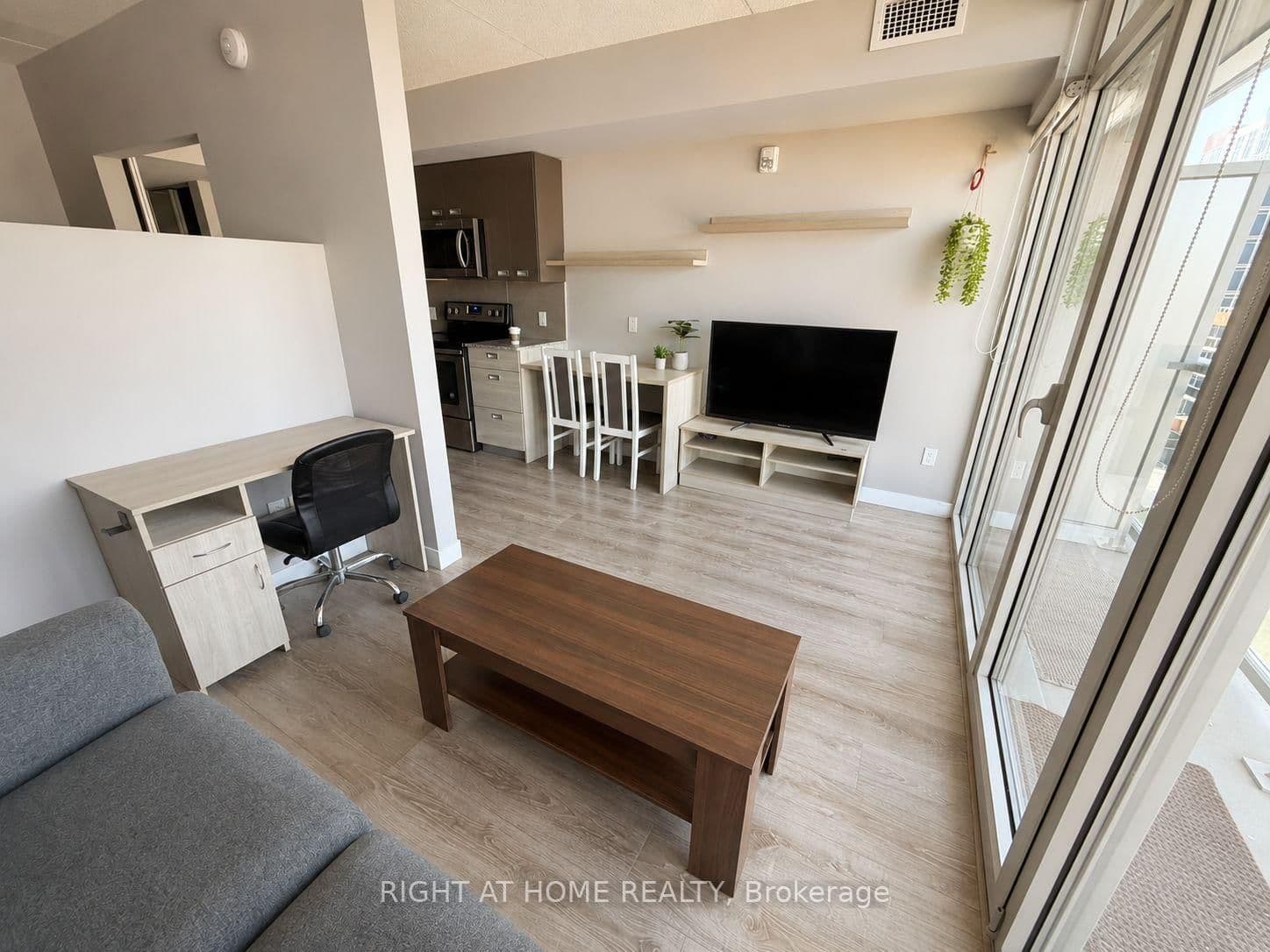 250 Albert Street, Unit 713 thumbnail 7