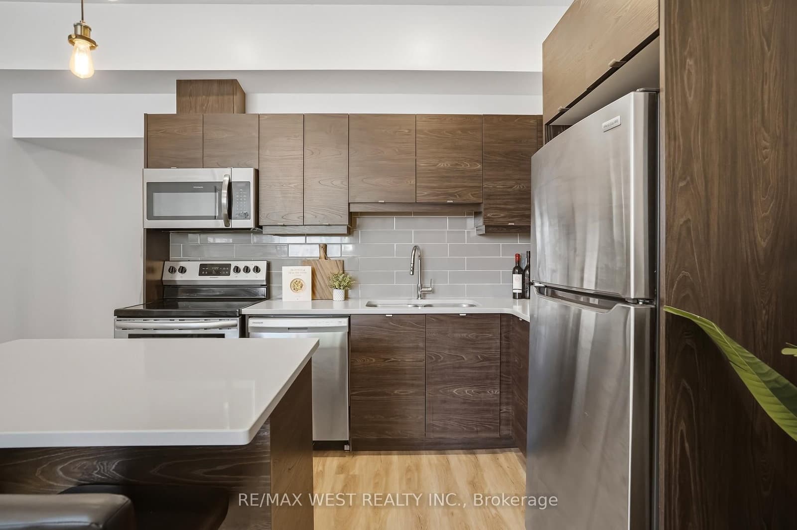405 Merritt Street, Unit 2 thumbnail 6