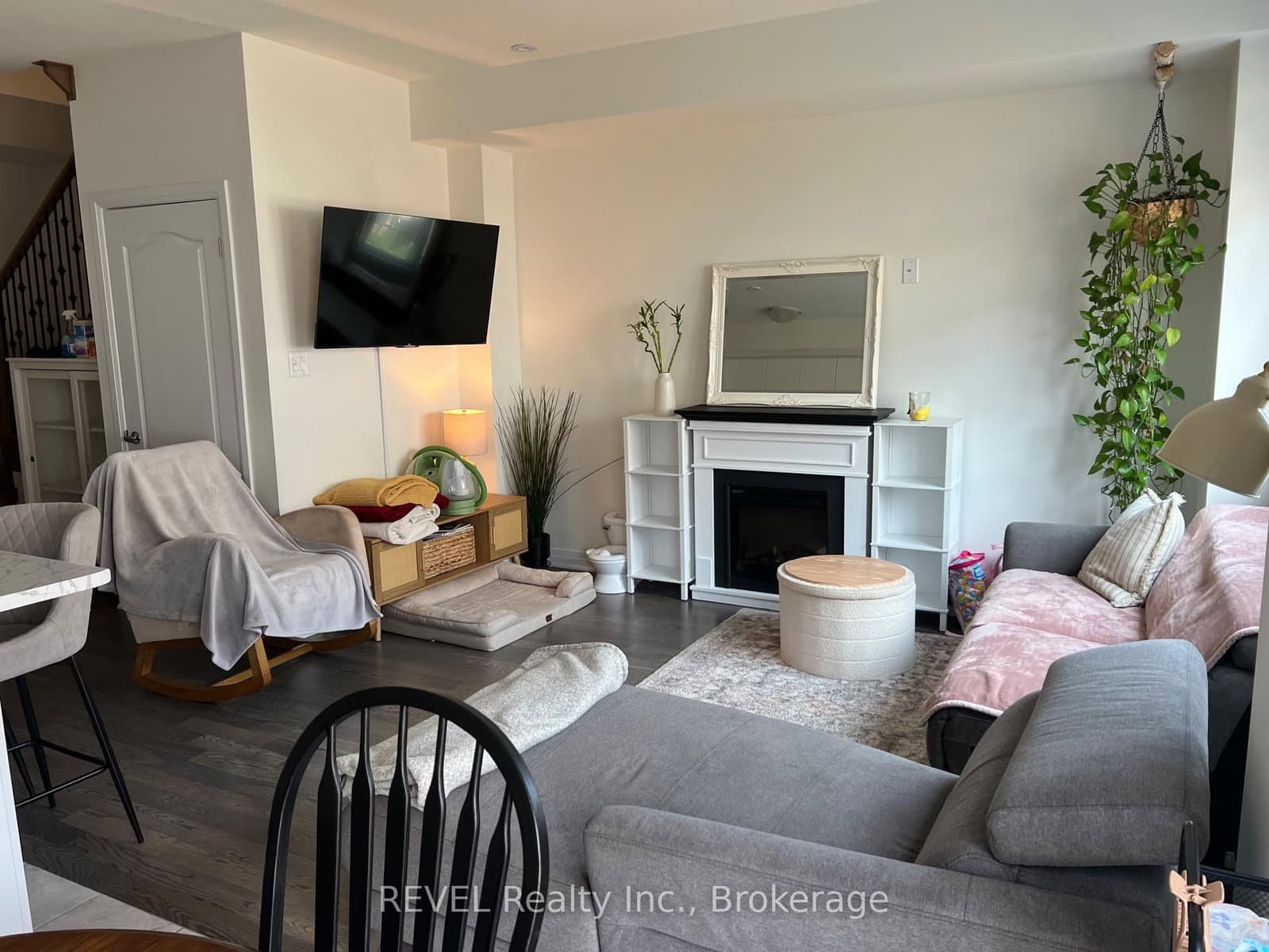 118 Varsity Drive thumbnail 2