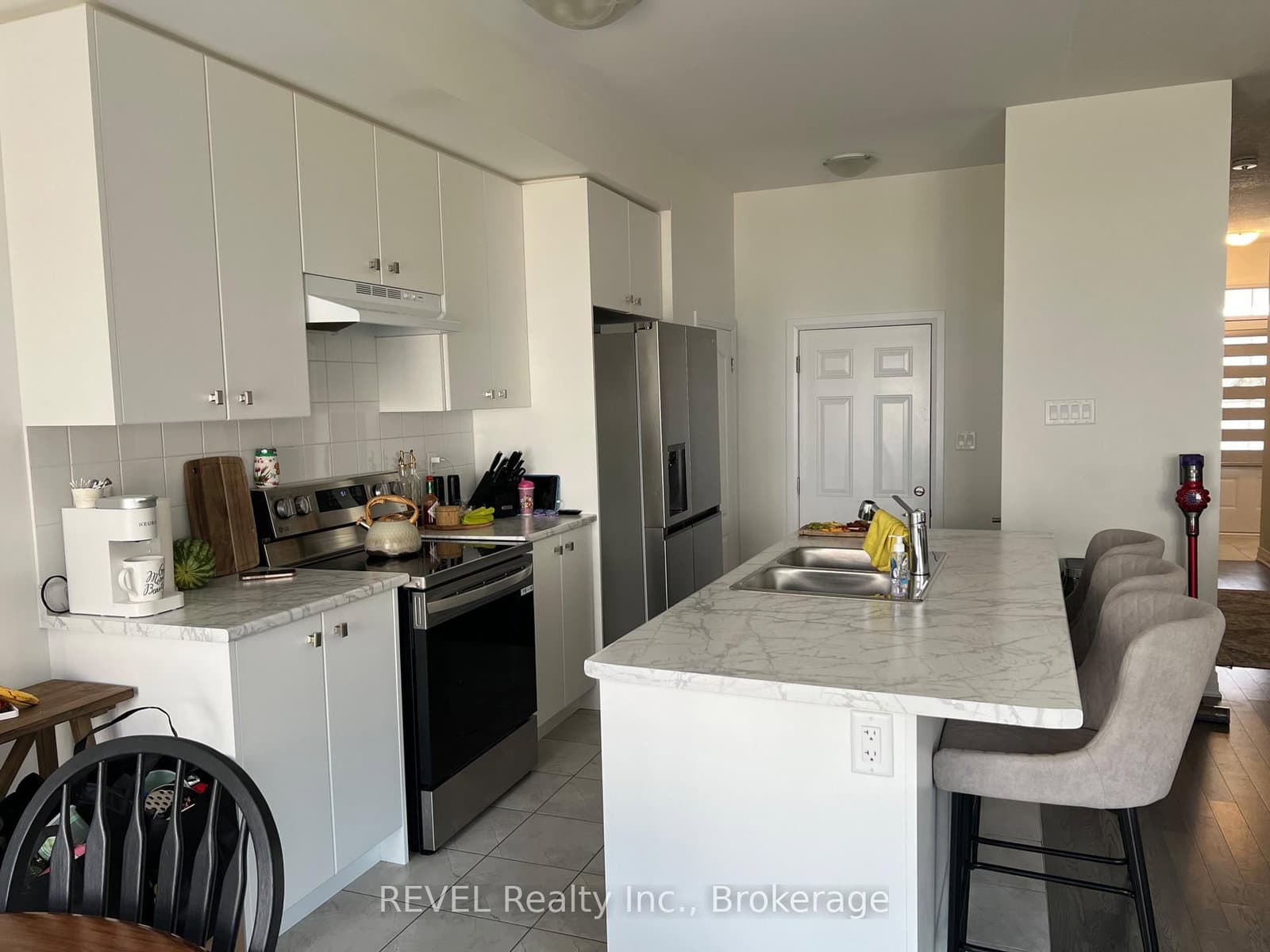 118 Varsity Drive thumbnail 5