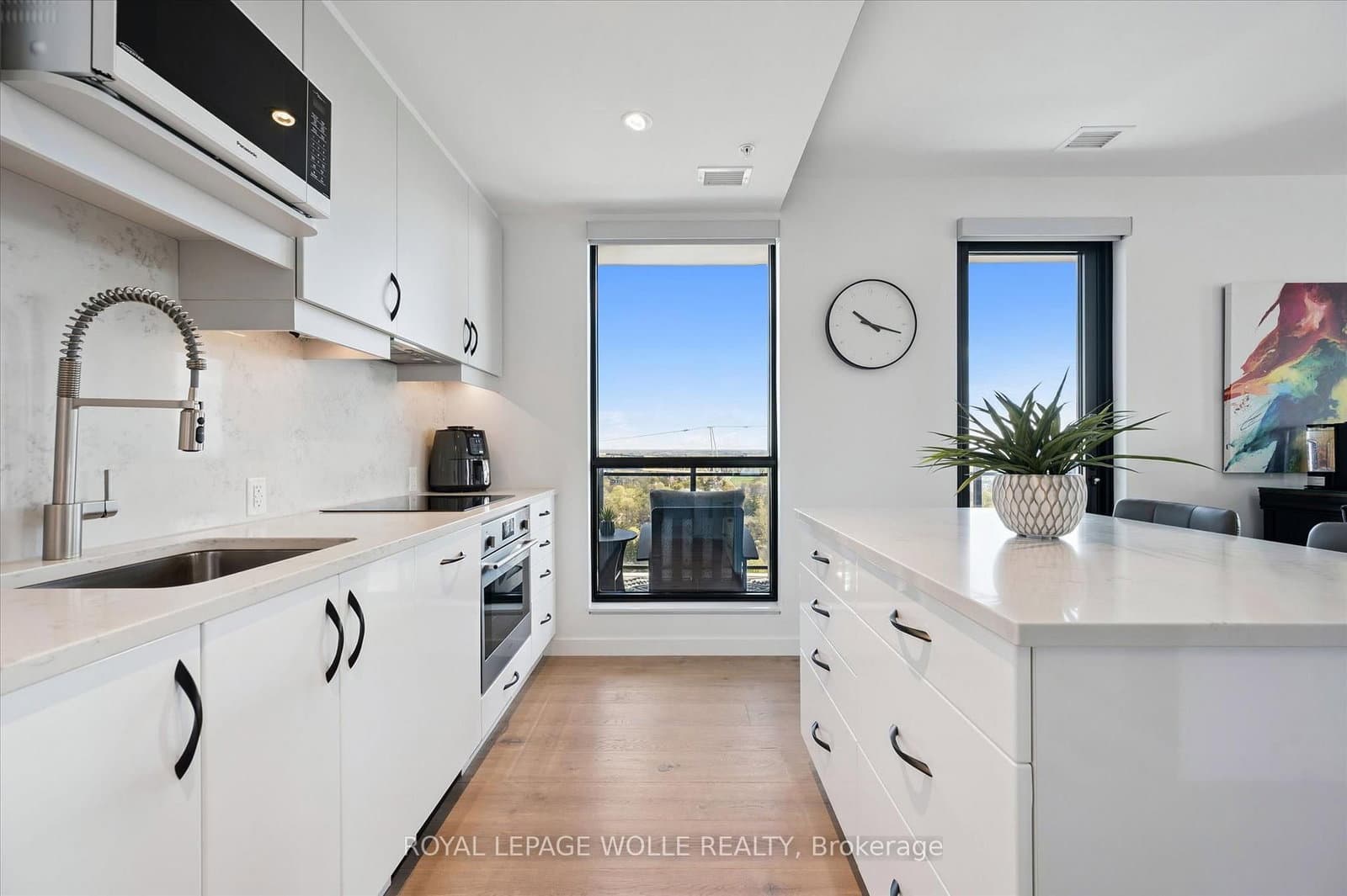 181 King Street S, Unit 1714 thumbnail 11
