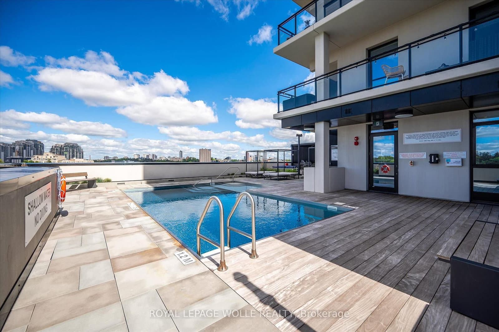 181 King Street S, Unit 1714 thumbnail 31