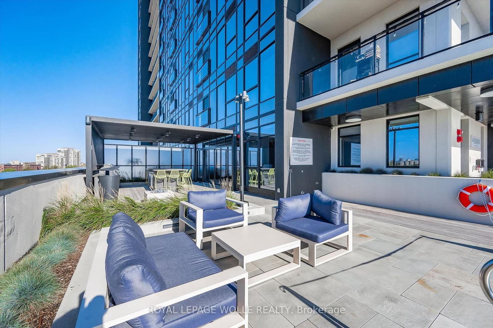 181 King Street S, Unit 1714 thumbnail 33