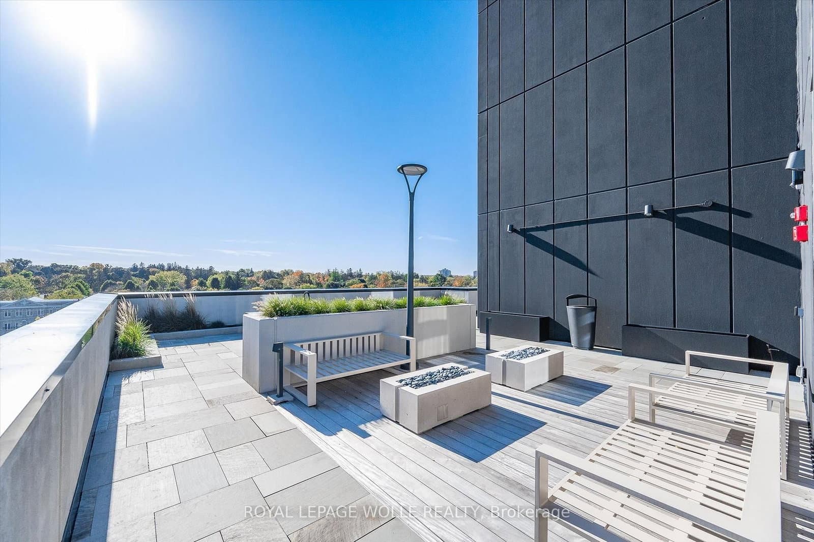 181 King Street S, Unit 1714 thumbnail 35