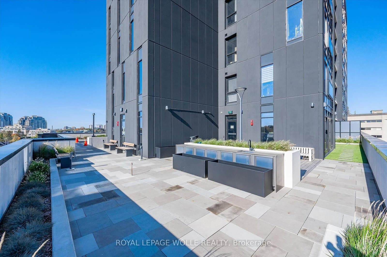 181 King Street S, Unit 1714 thumbnail 36