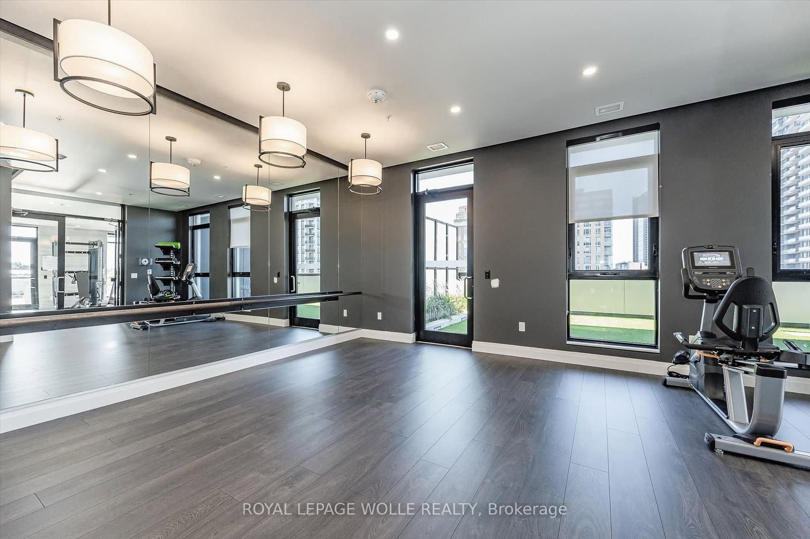 181 King Street S, Unit 1714 thumbnail 40