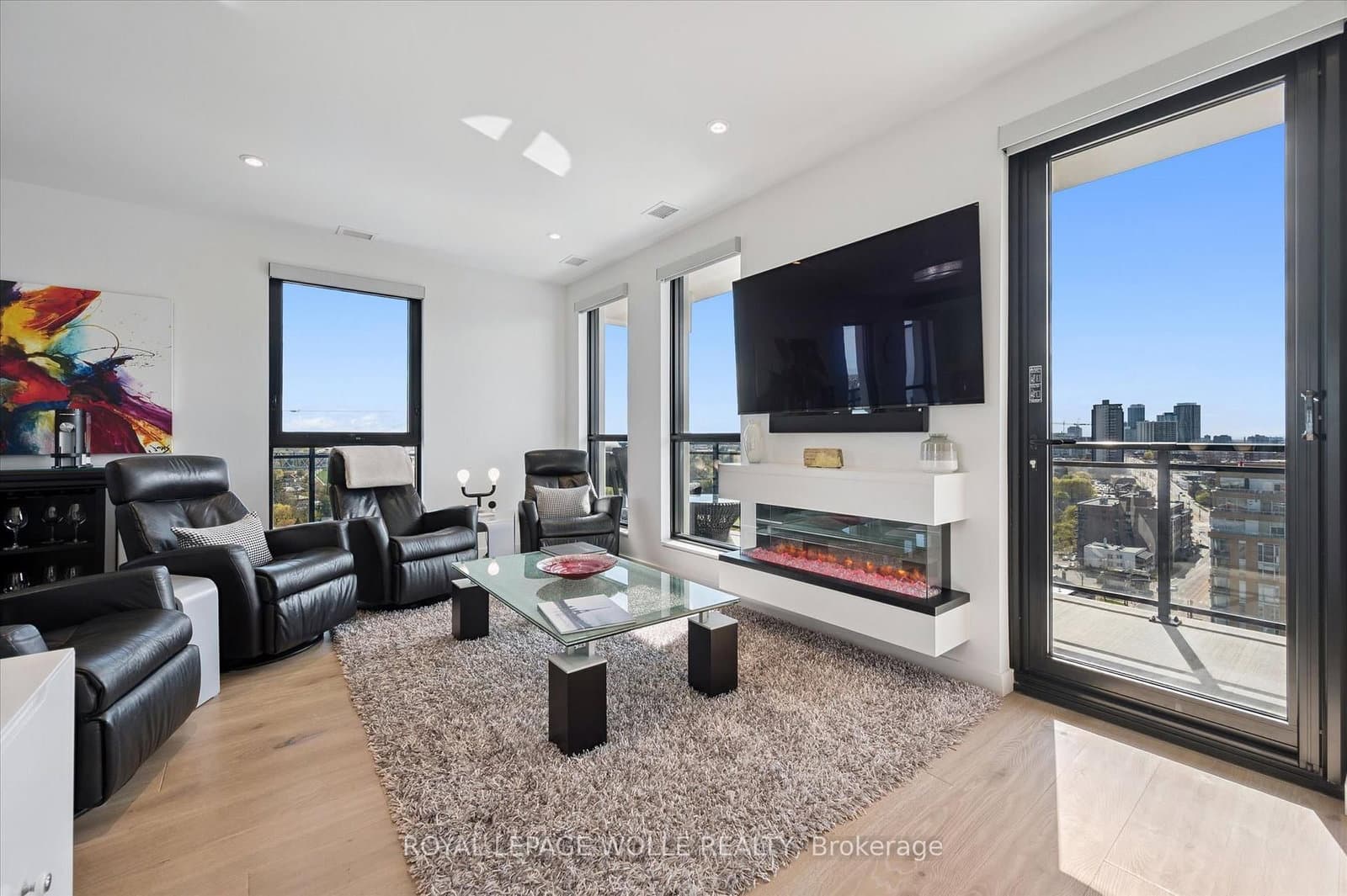 181 King Street S, Unit 1714 thumbnail 6