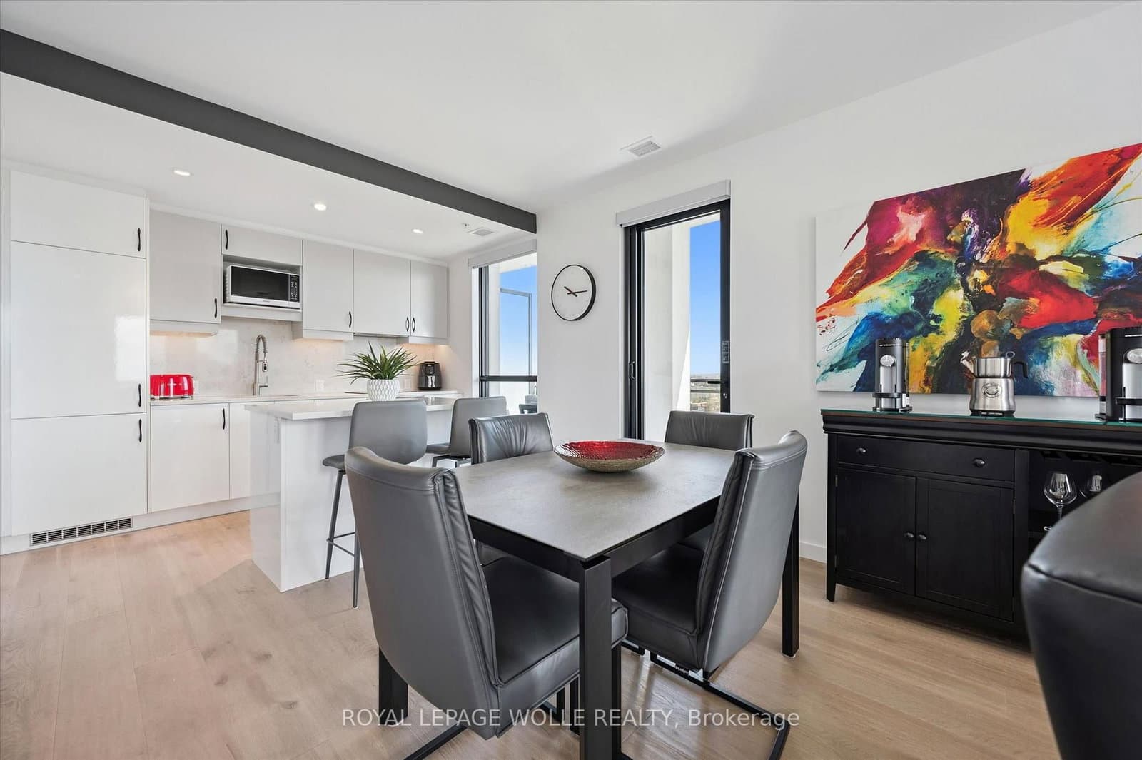 181 King Street S, Unit 1714 thumbnail 7