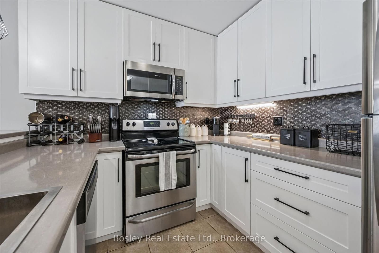 2 Colonial Drive, Unit 314 thumbnail 2