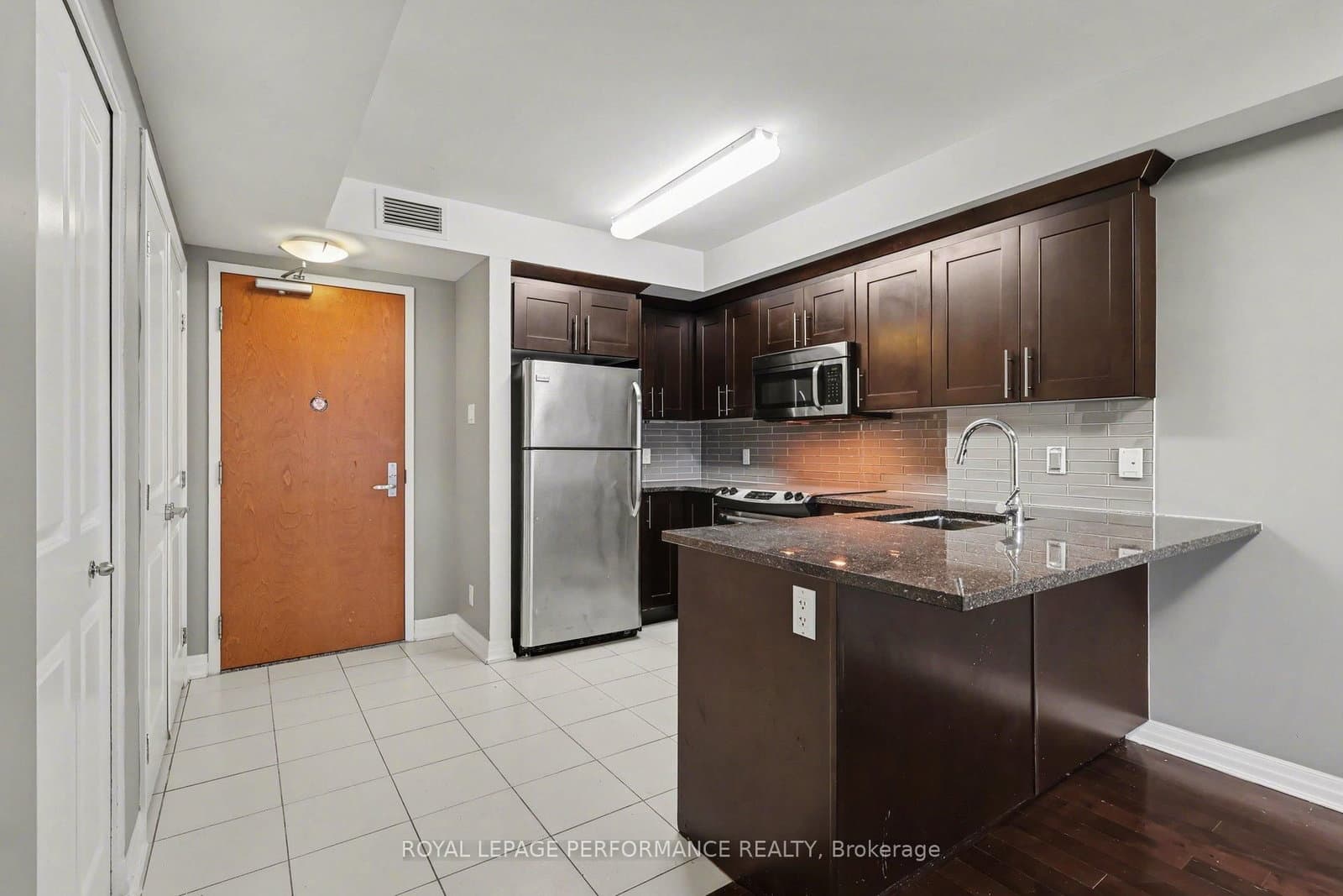 242 Rideau Street, Unit 204 thumbnail 7