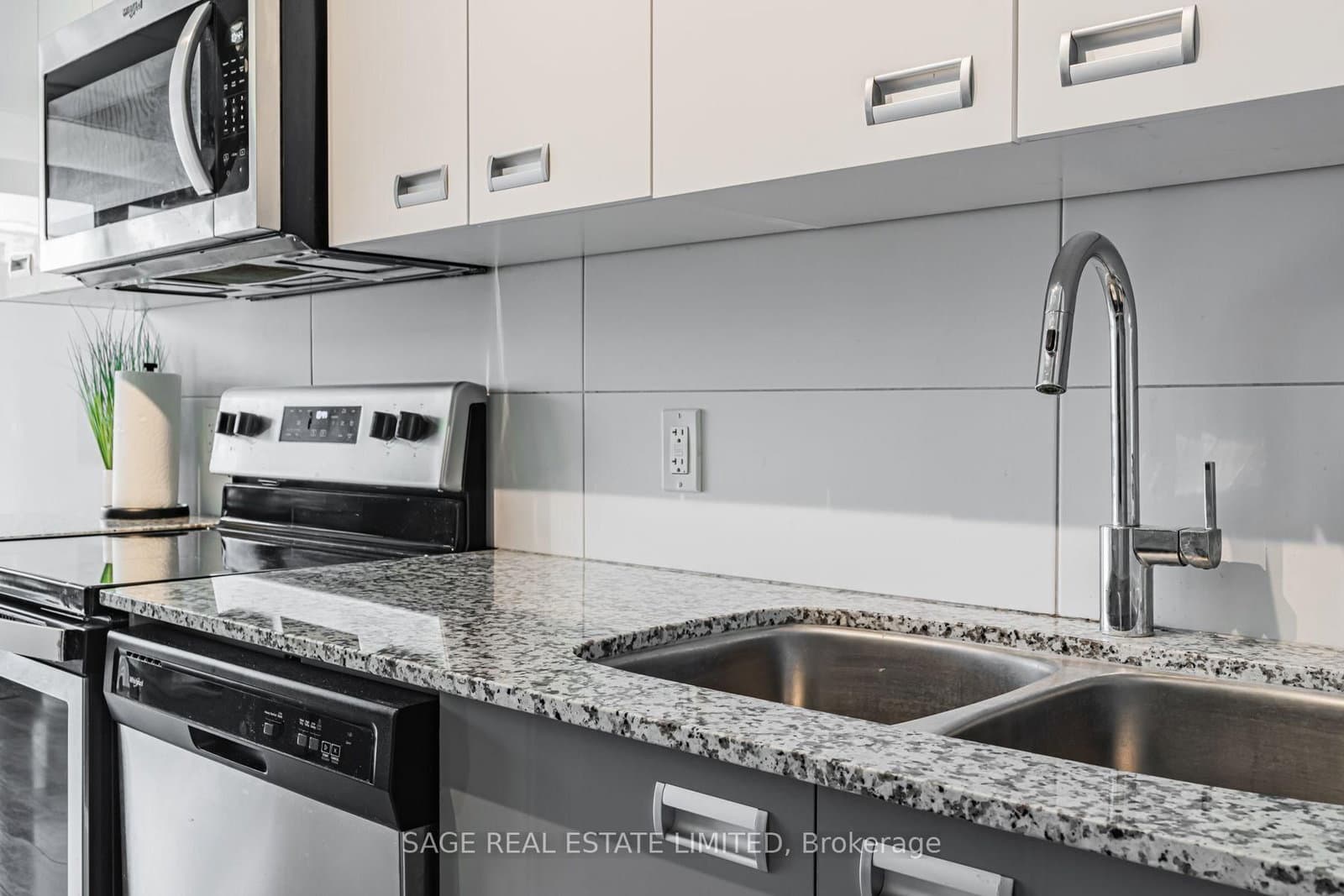 257 Hemlock Street, Unit 424 thumbnail 18