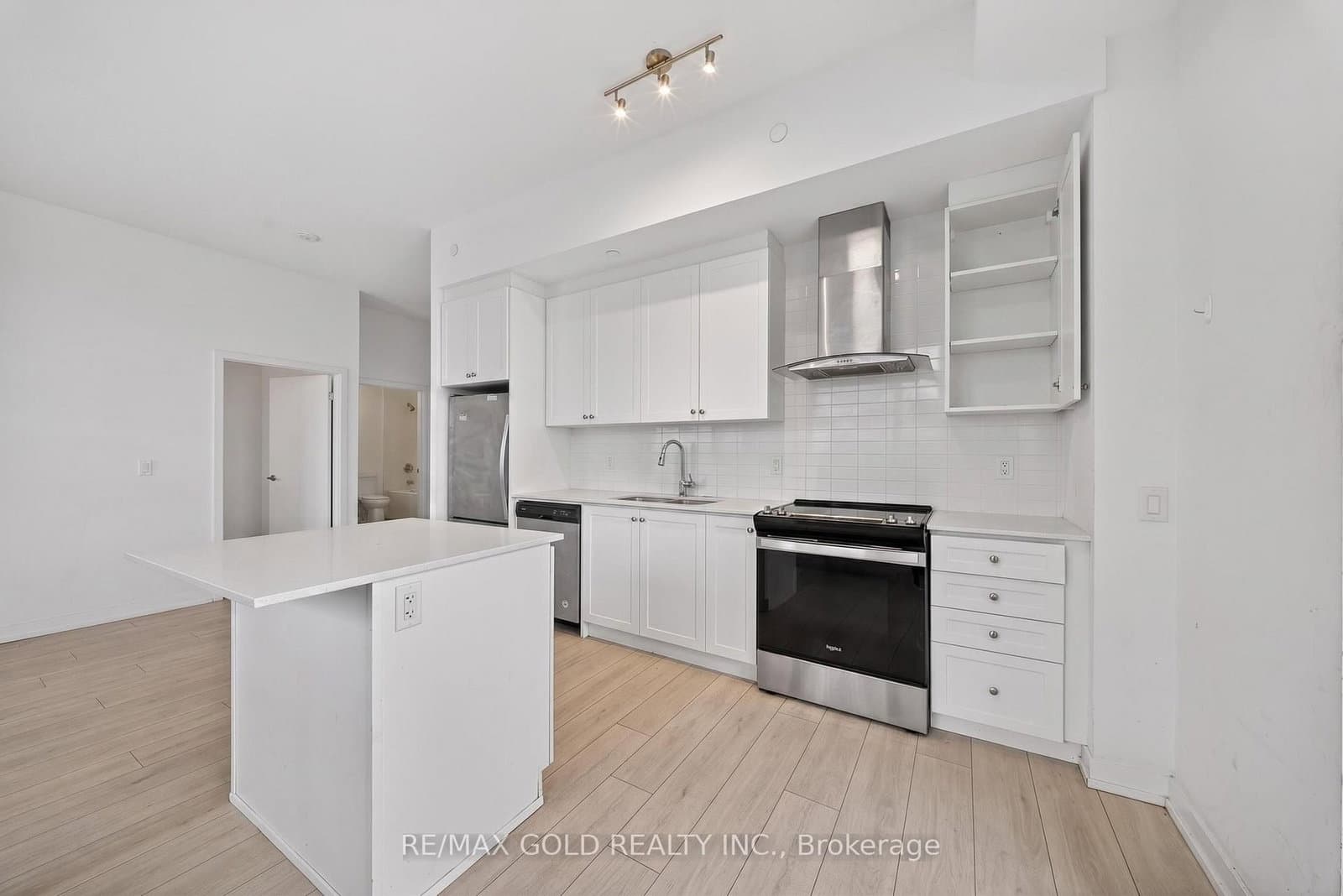 55 Duke Street W, Unit 508 thumbnail 13