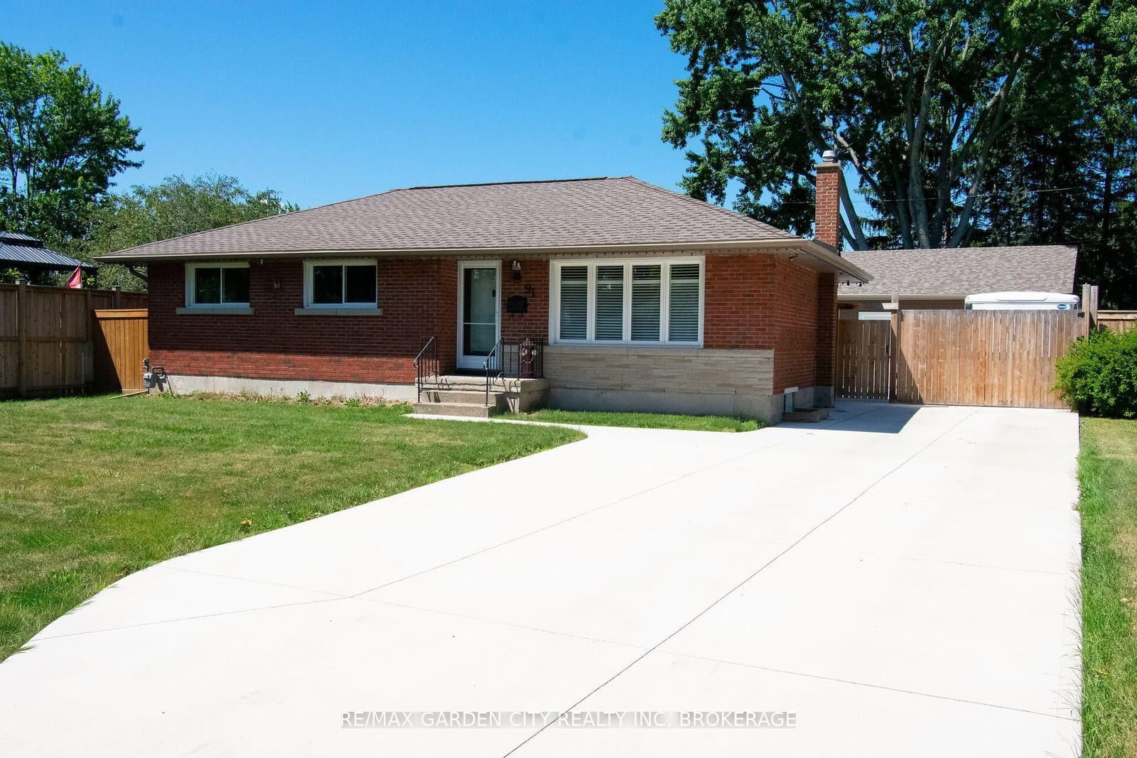 91 Crescent Drive - Image 1