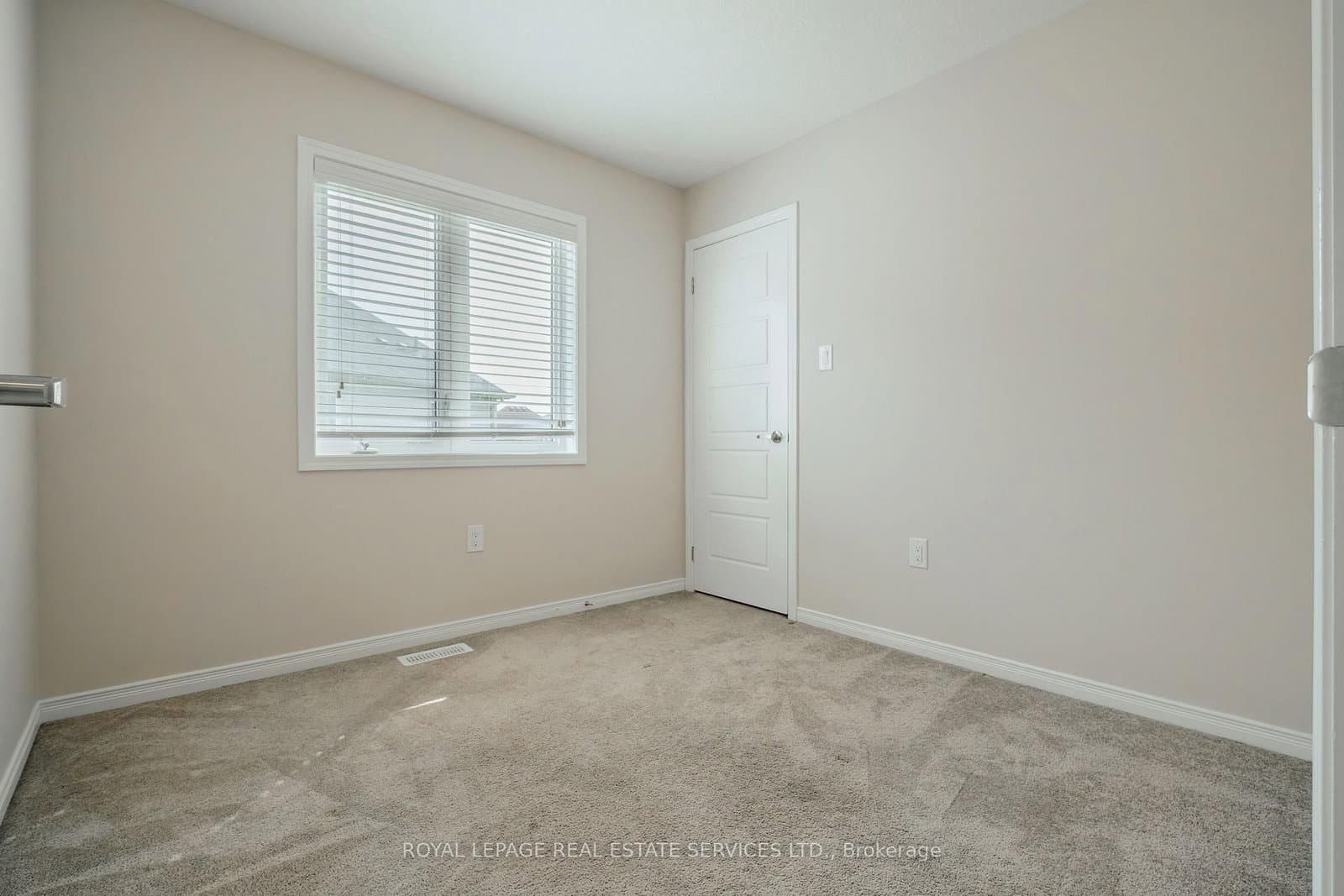 152 Munro Circle thumbnail 35