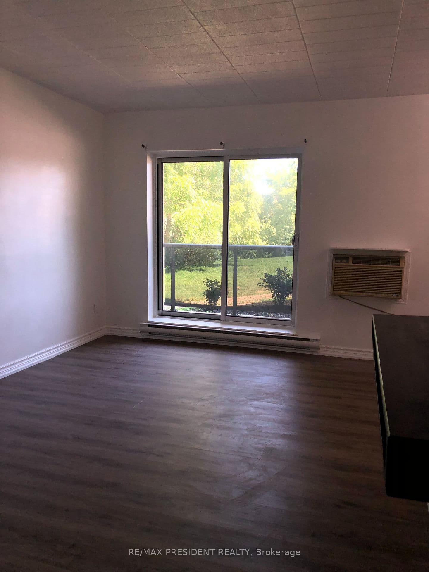 29 West Avenue W, Unit 111 thumbnail 3