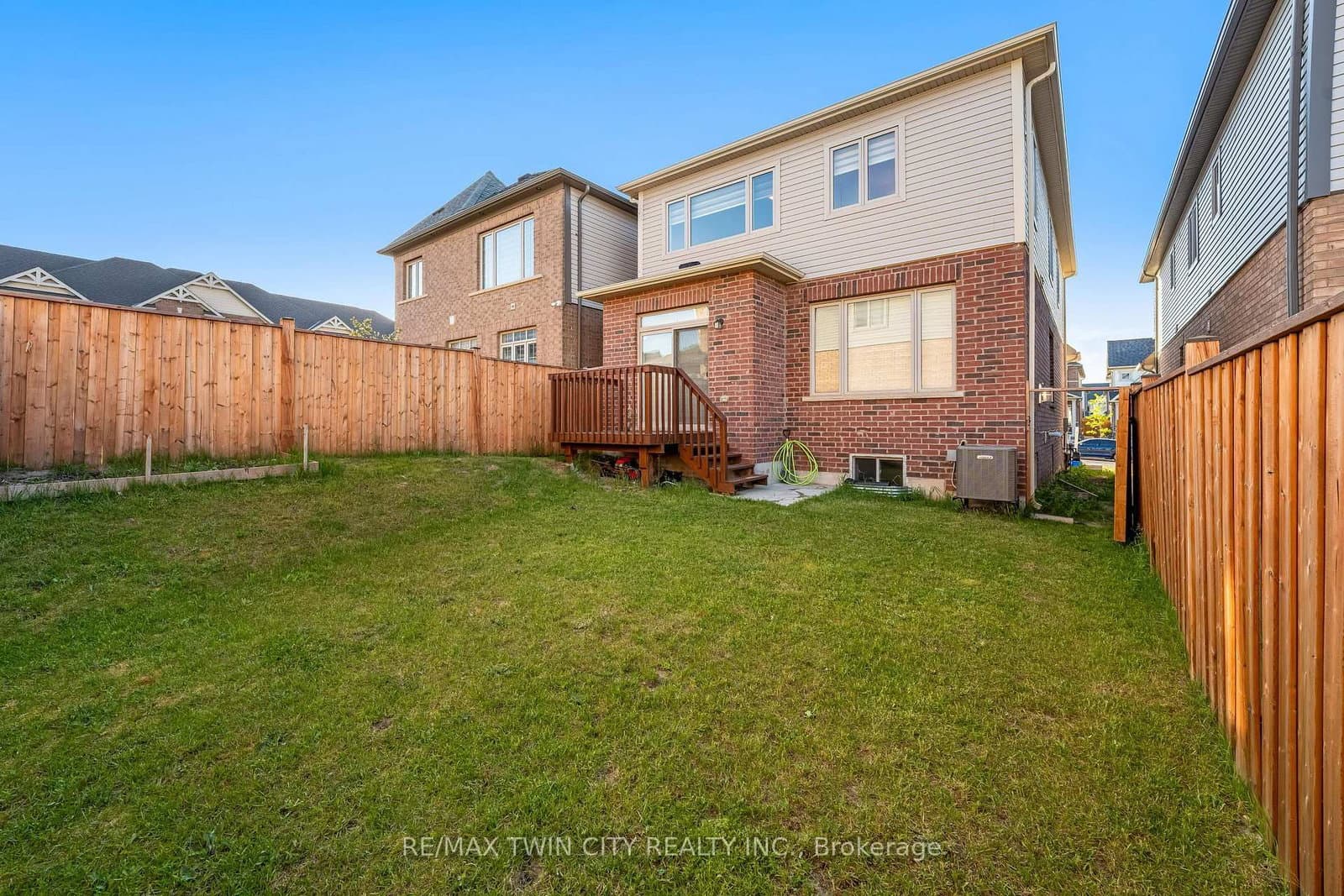 106 HALDIMAND Street thumbnail 39