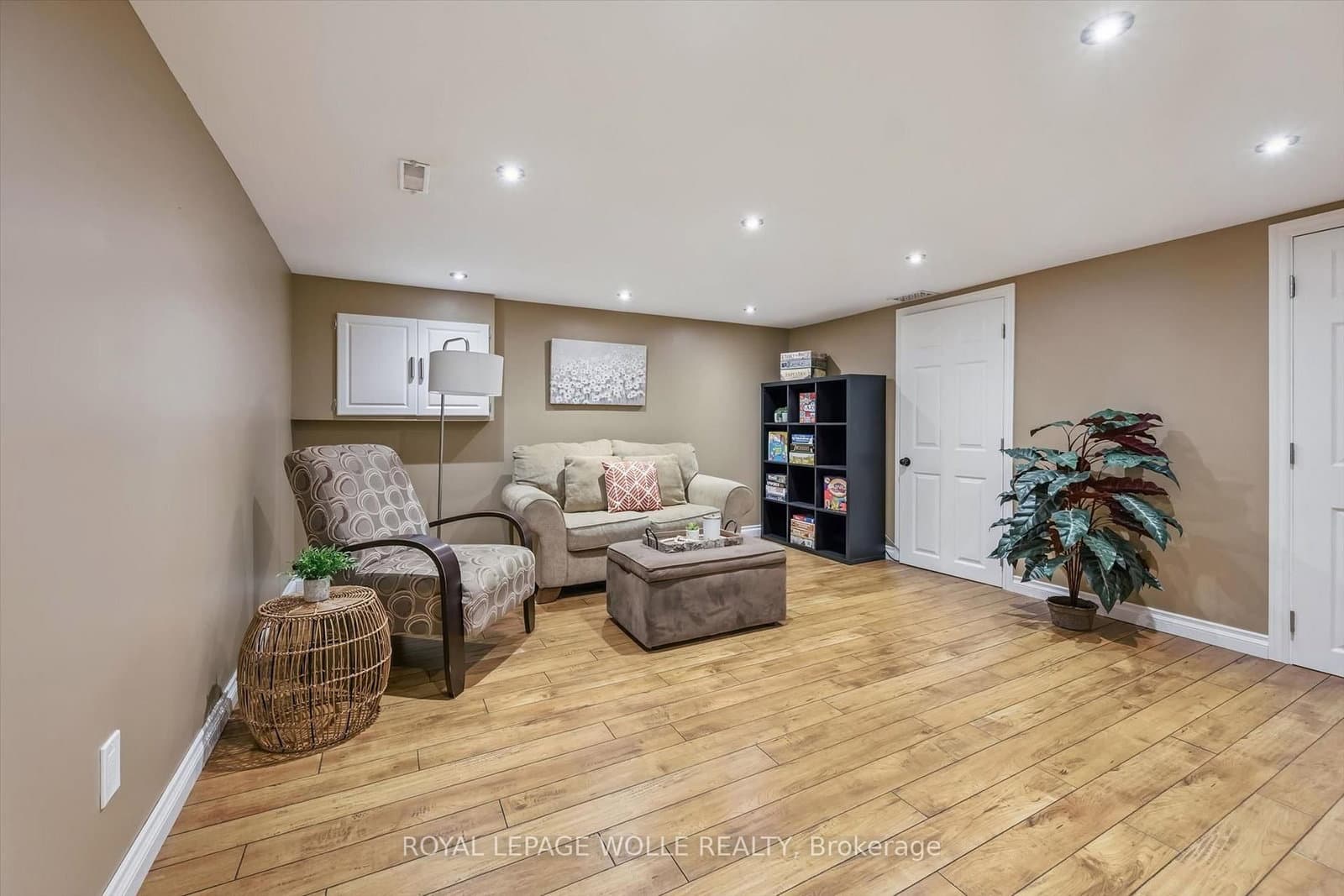 460 Parkview Crescent thumbnail 20