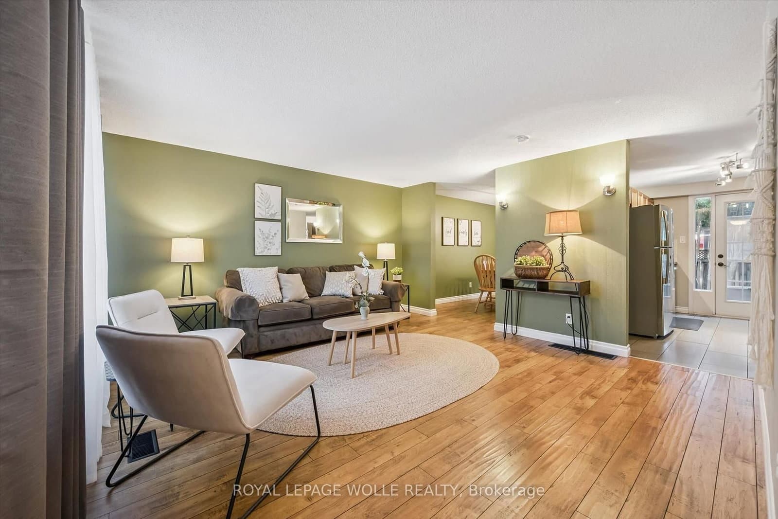 460 Parkview Crescent thumbnail 4