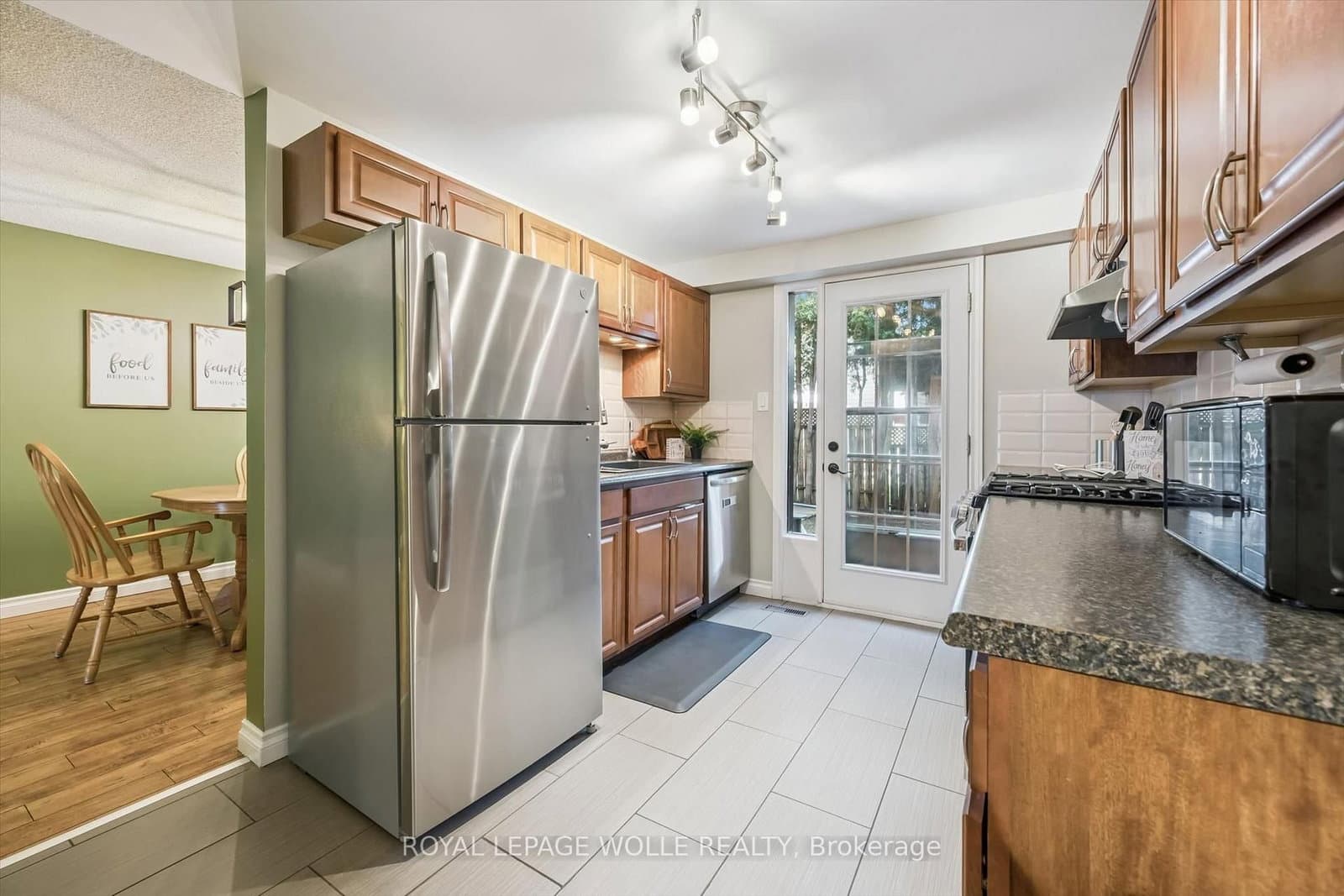 460 Parkview Crescent thumbnail 9