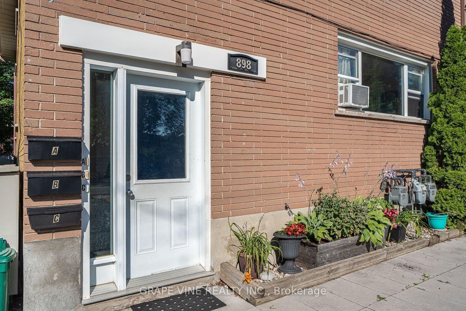 898 Watson Avenue thumbnail 4