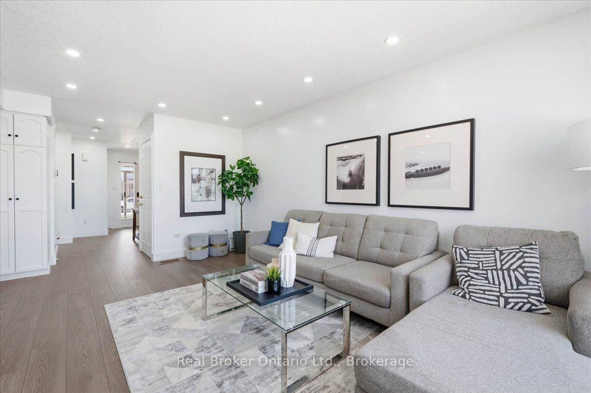 12 Castlebury Drive thumbnail 14