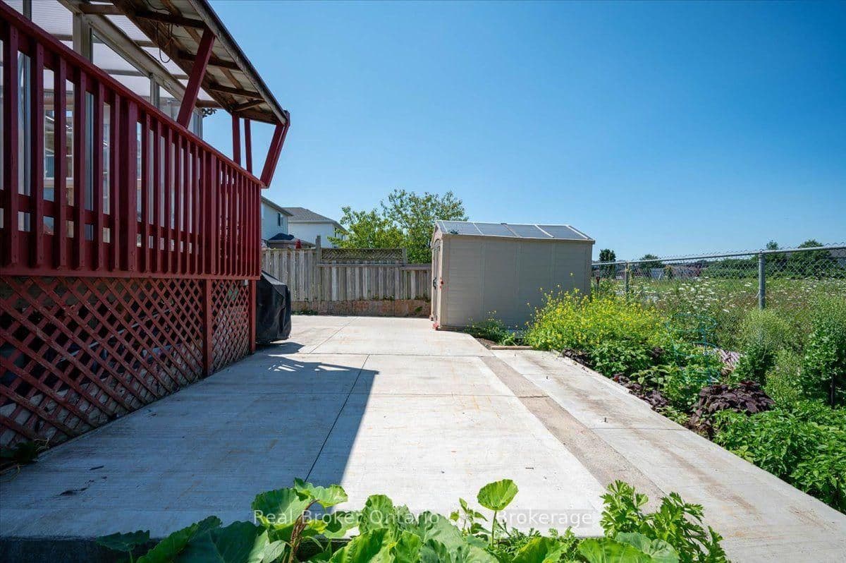 12 Castlebury Drive thumbnail 37