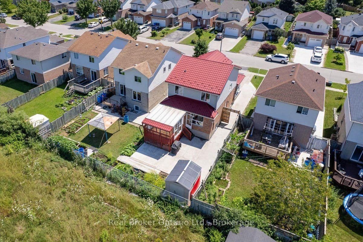 12 Castlebury Drive thumbnail 42
