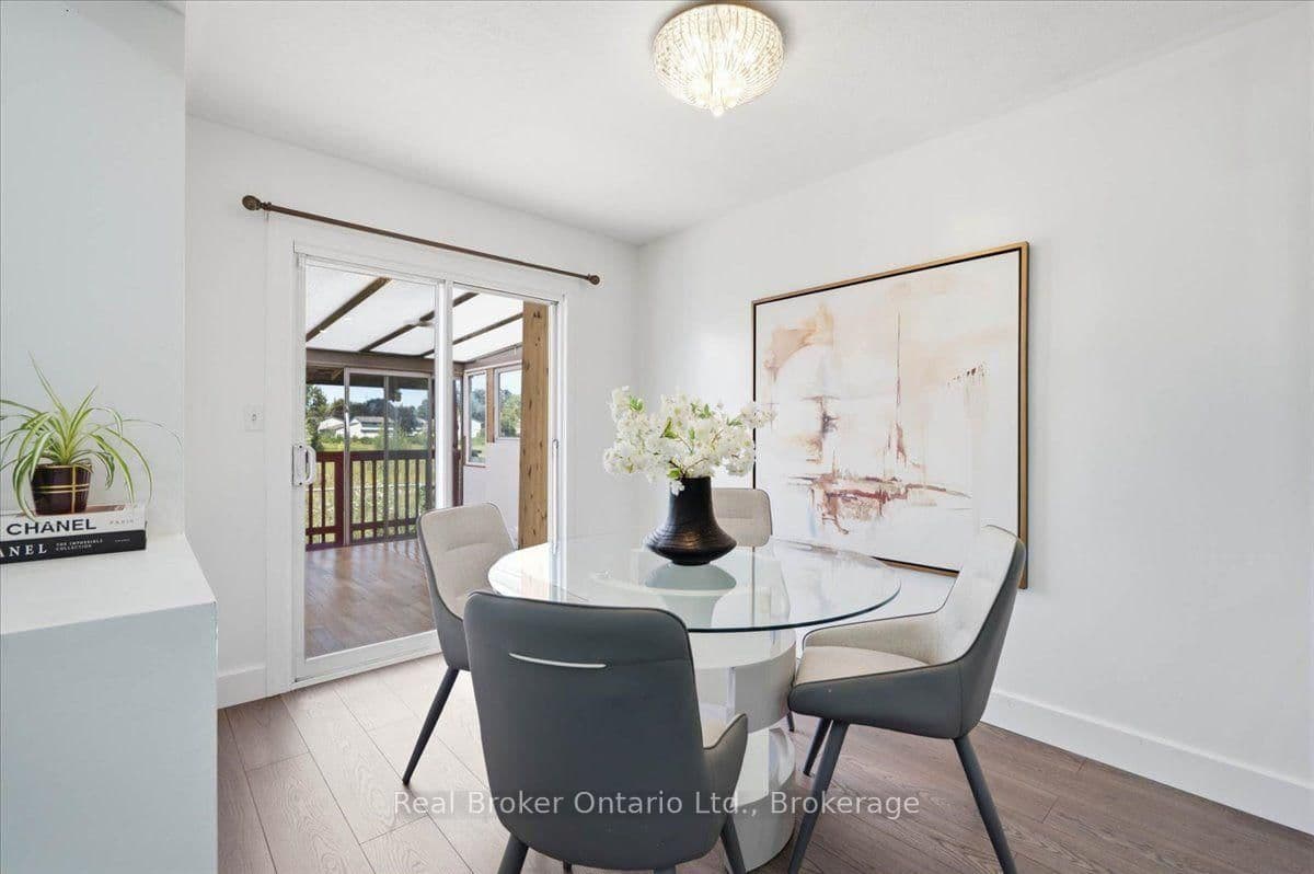 12 Castlebury Drive thumbnail 9