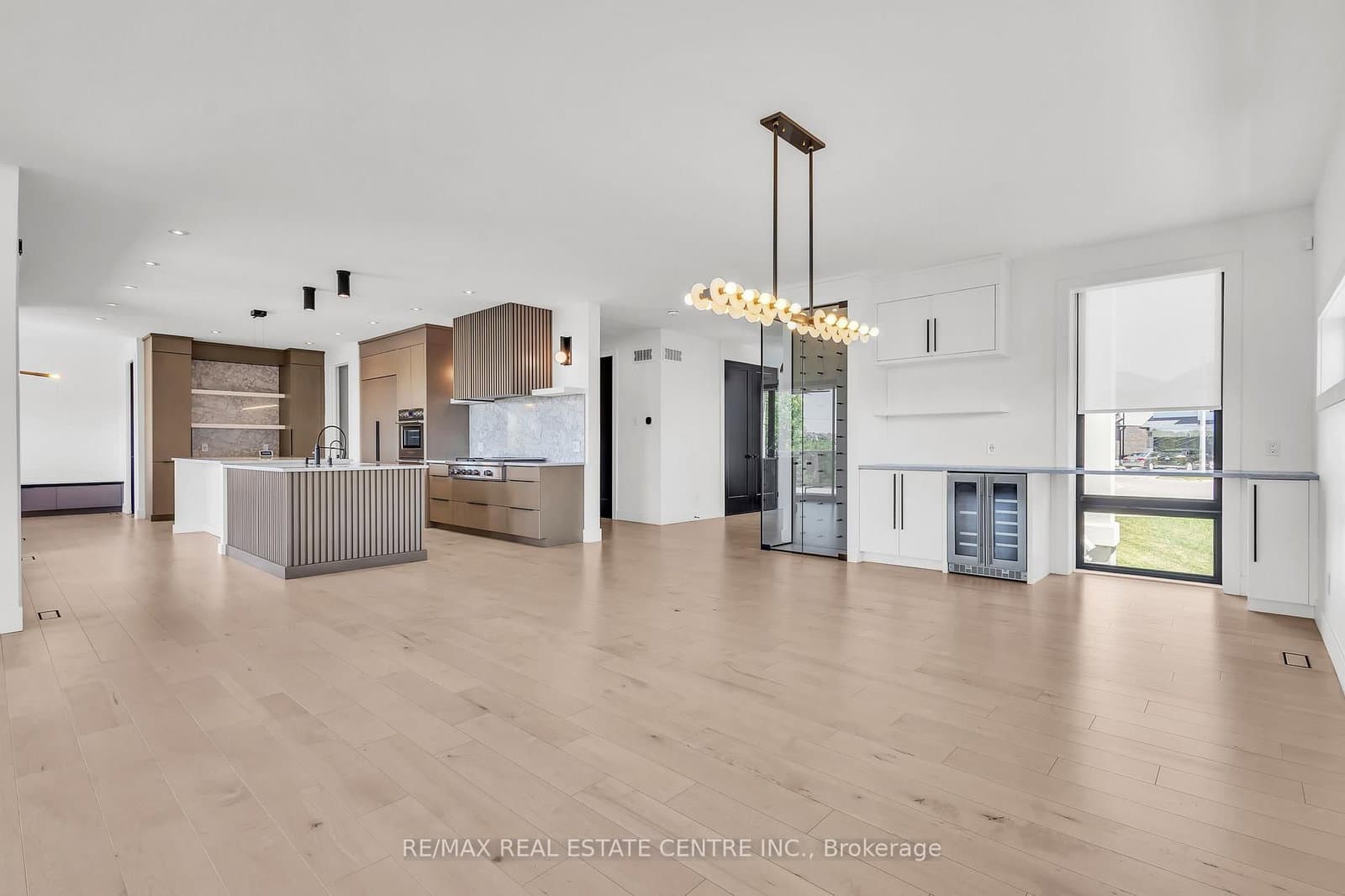 920 Thomas Pedder Court thumbnail 11