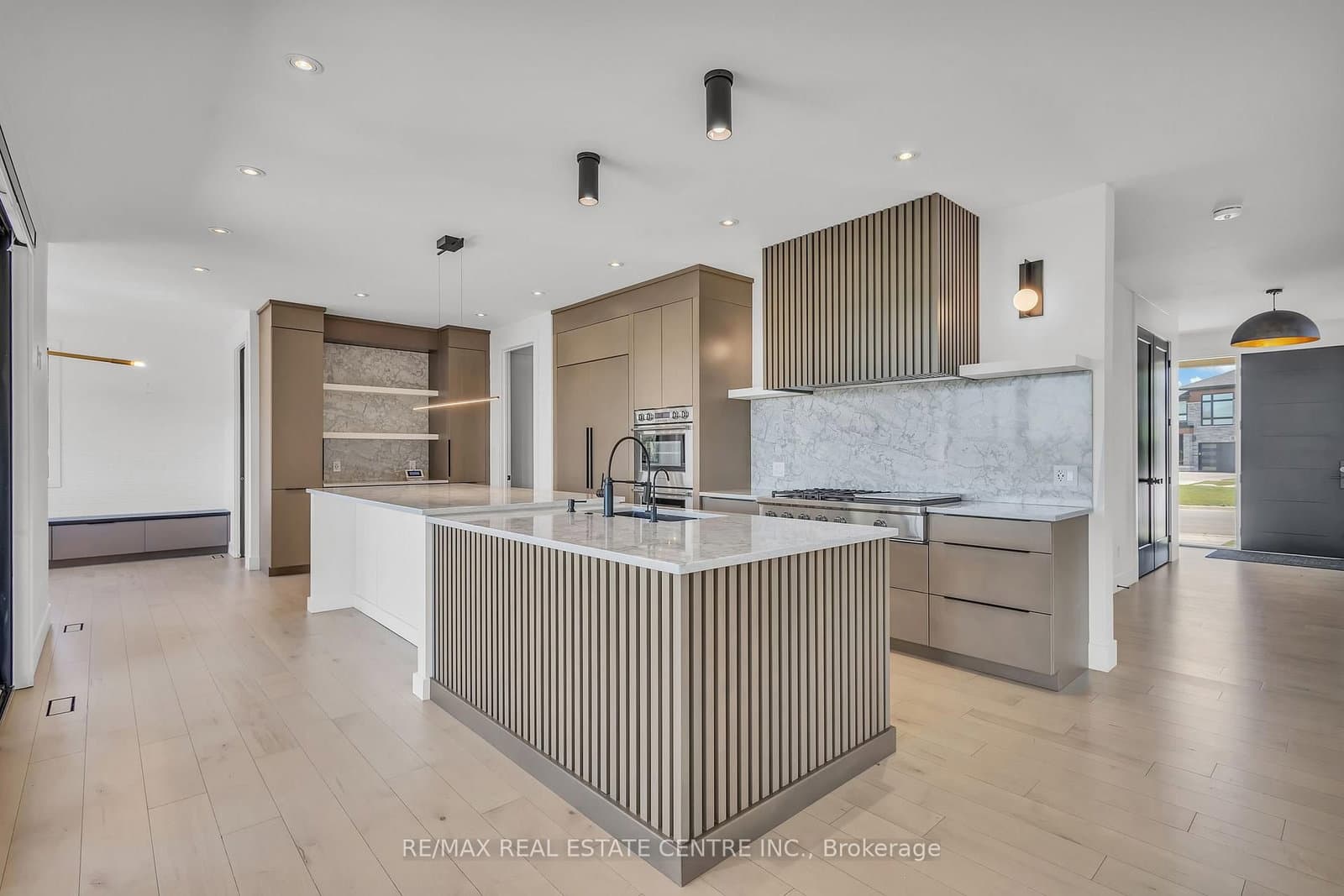 920 Thomas Pedder Court thumbnail 17