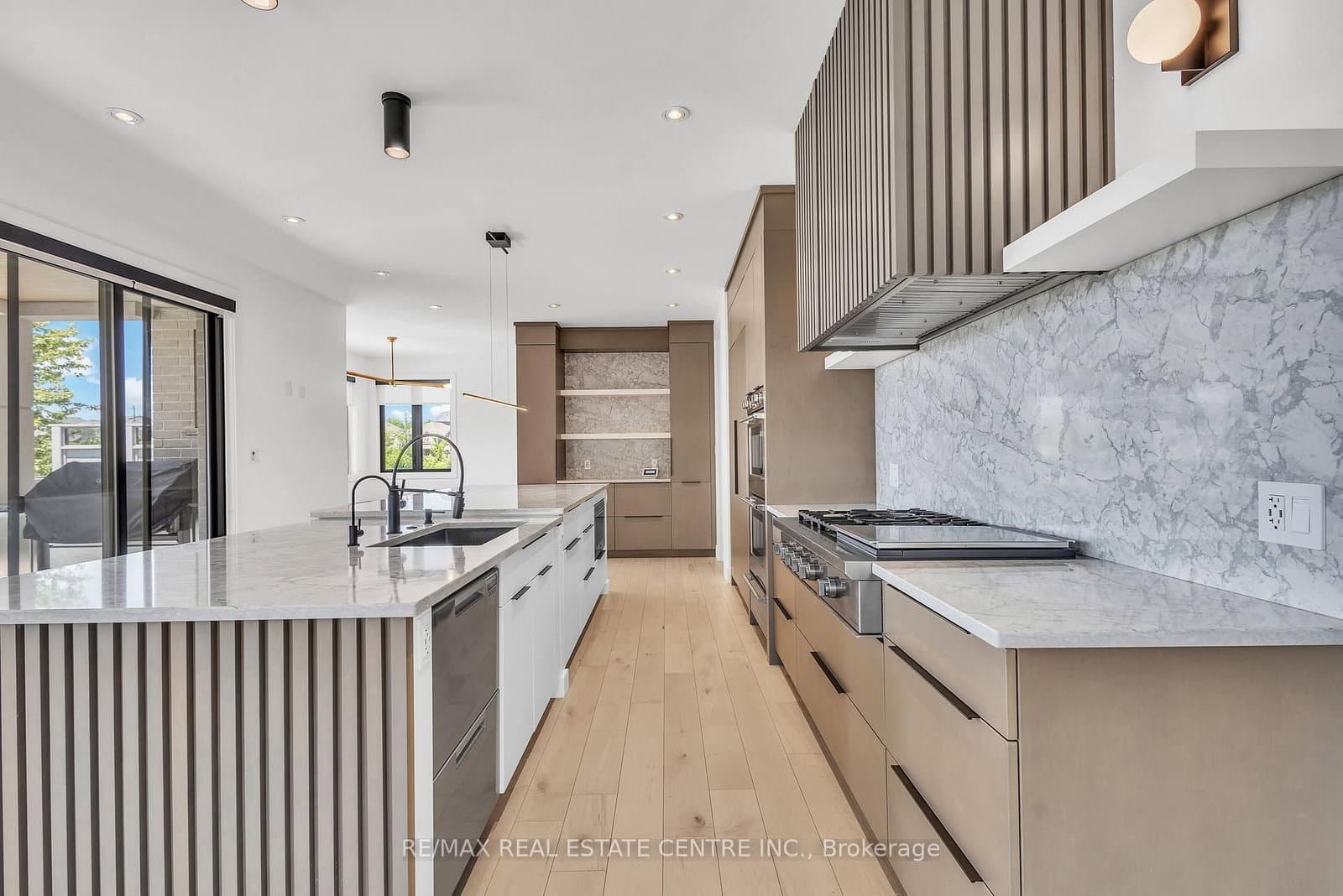 920 Thomas Pedder Court thumbnail 18