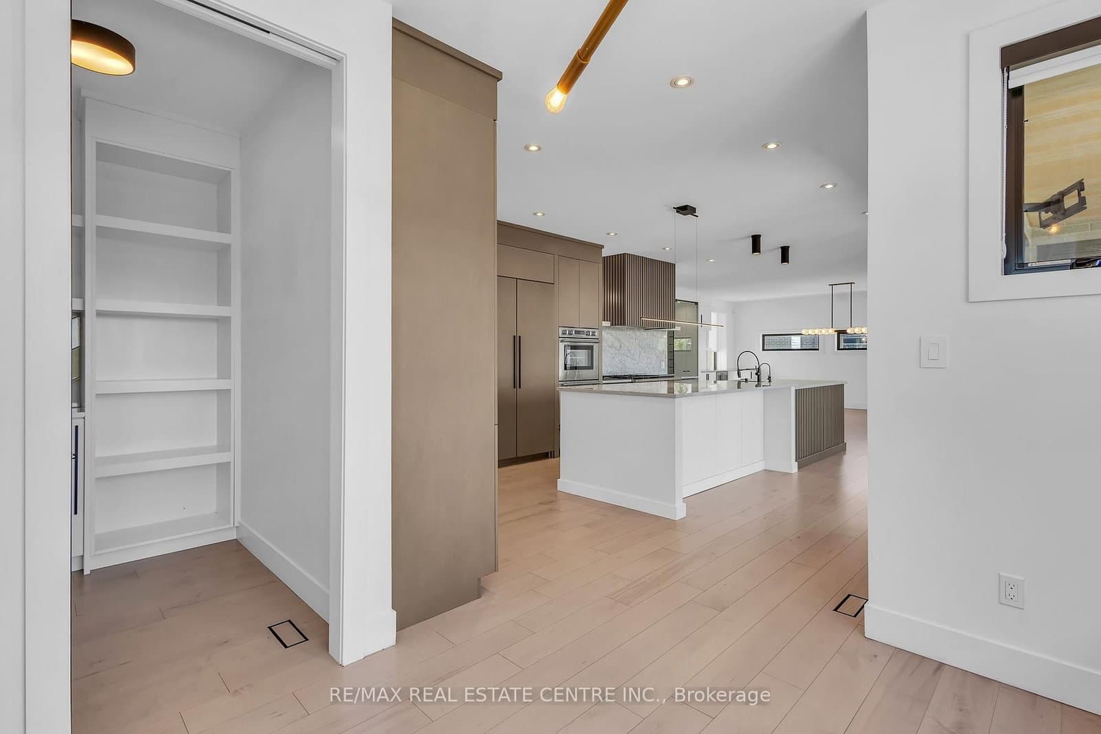 920 Thomas Pedder Court thumbnail 21