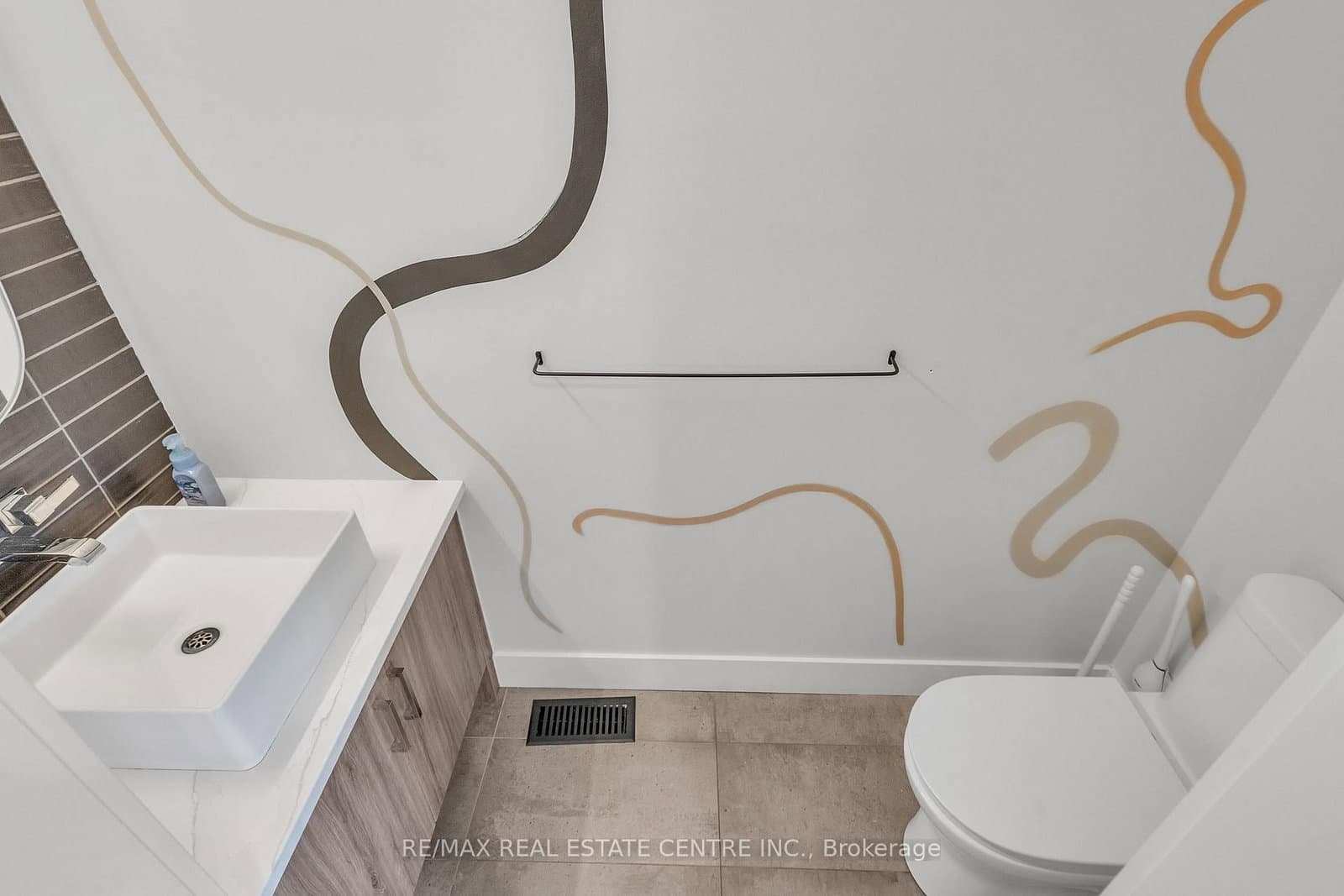 920 Thomas Pedder Court thumbnail 23