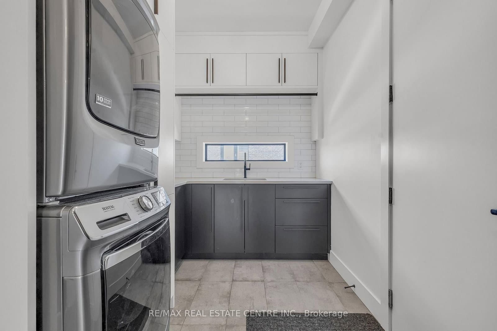 920 Thomas Pedder Court thumbnail 25