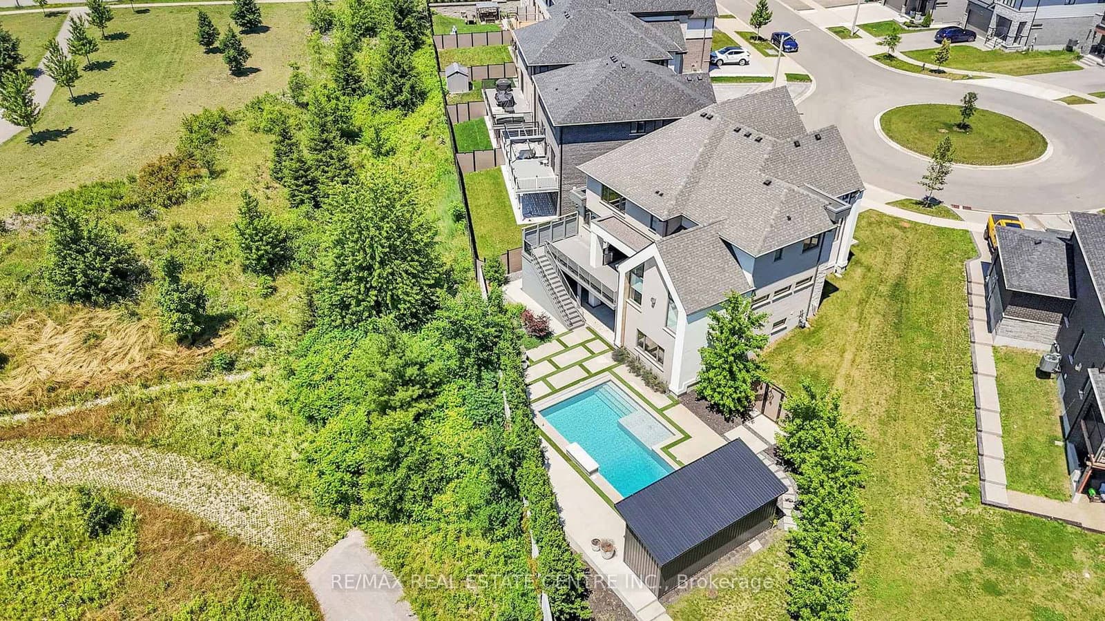 920 Thomas Pedder Court thumbnail 3